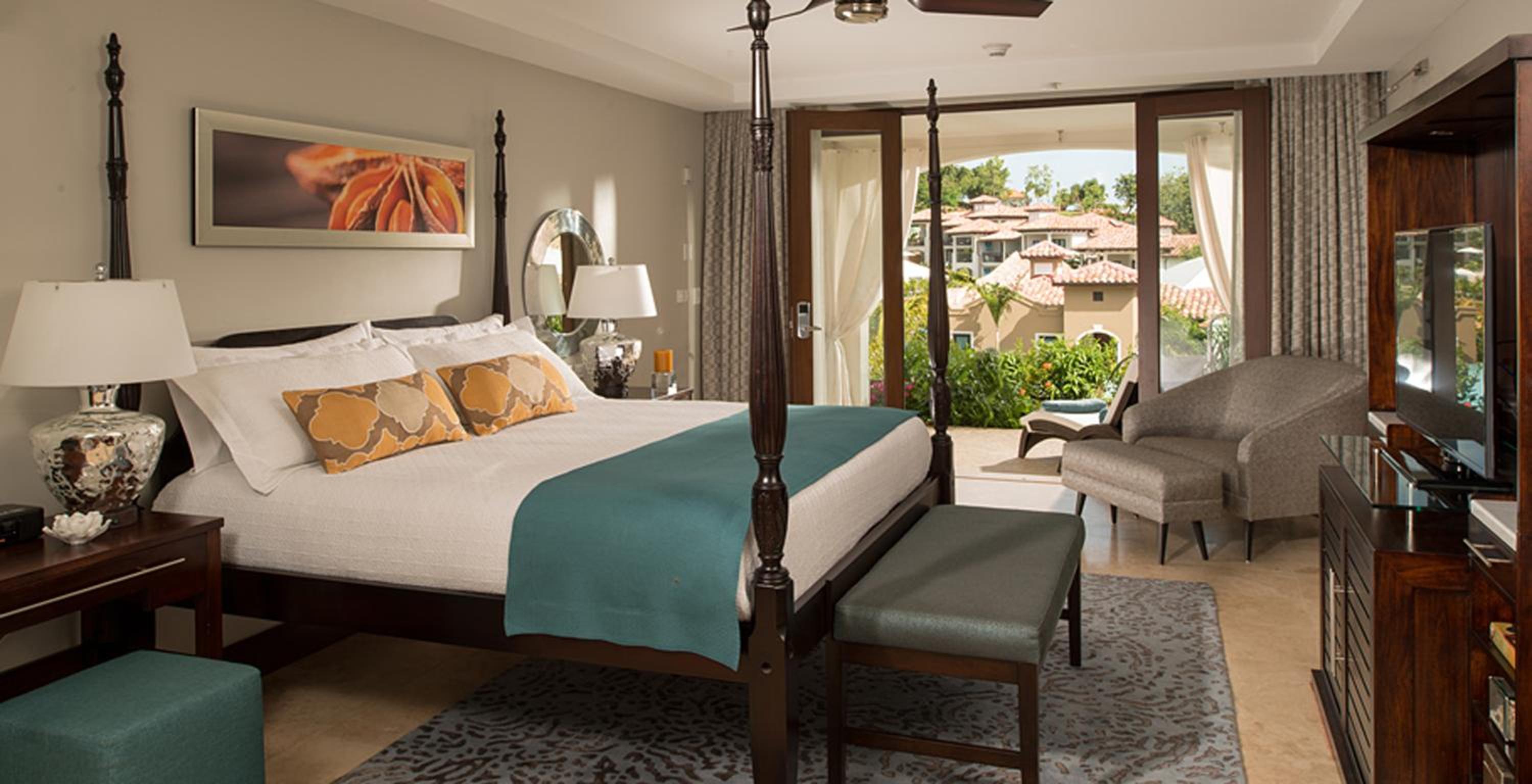 South Seas Honeymoon Poolside Hideaway Walkout Junior Suite with Patio Tranquility Soaking Tub (WJS) photo 1