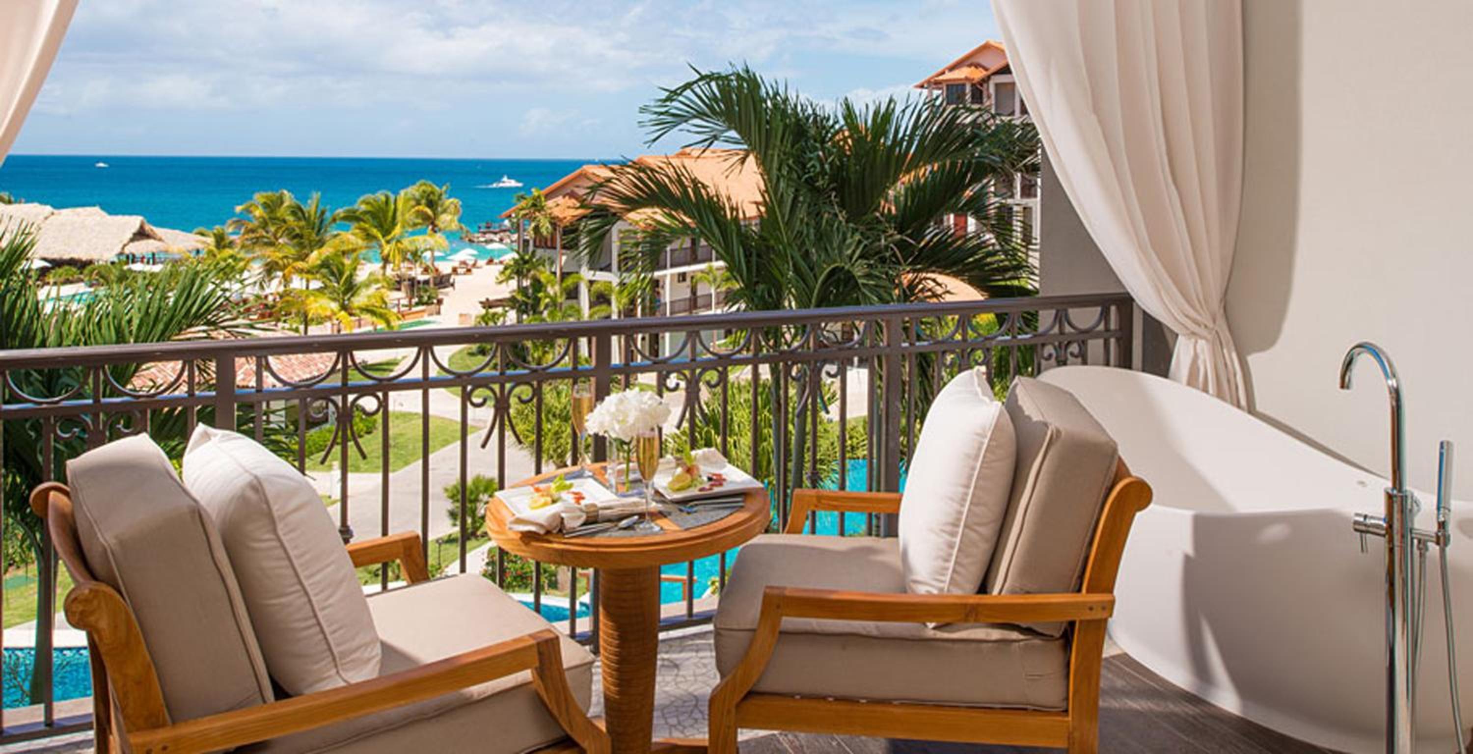 Italian Bi-Level One Bedroom Butler Suite with Balcony Tranquility Soaking Tub (OB1B) photo 3