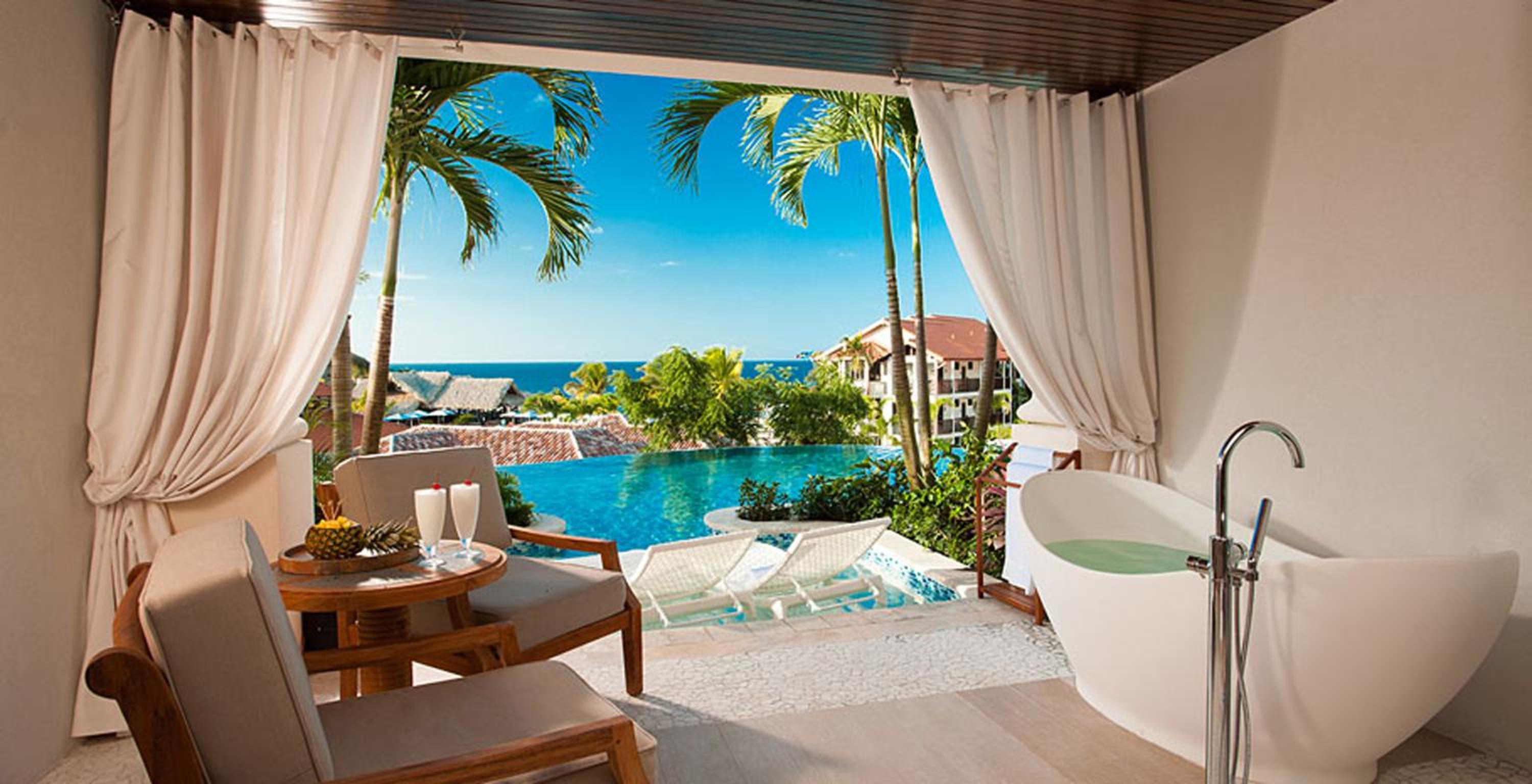 Italian Swim up Bi-level One Bedroom Butler Suite with Patio Tranquility Soaking Tub (S1B) photo 3