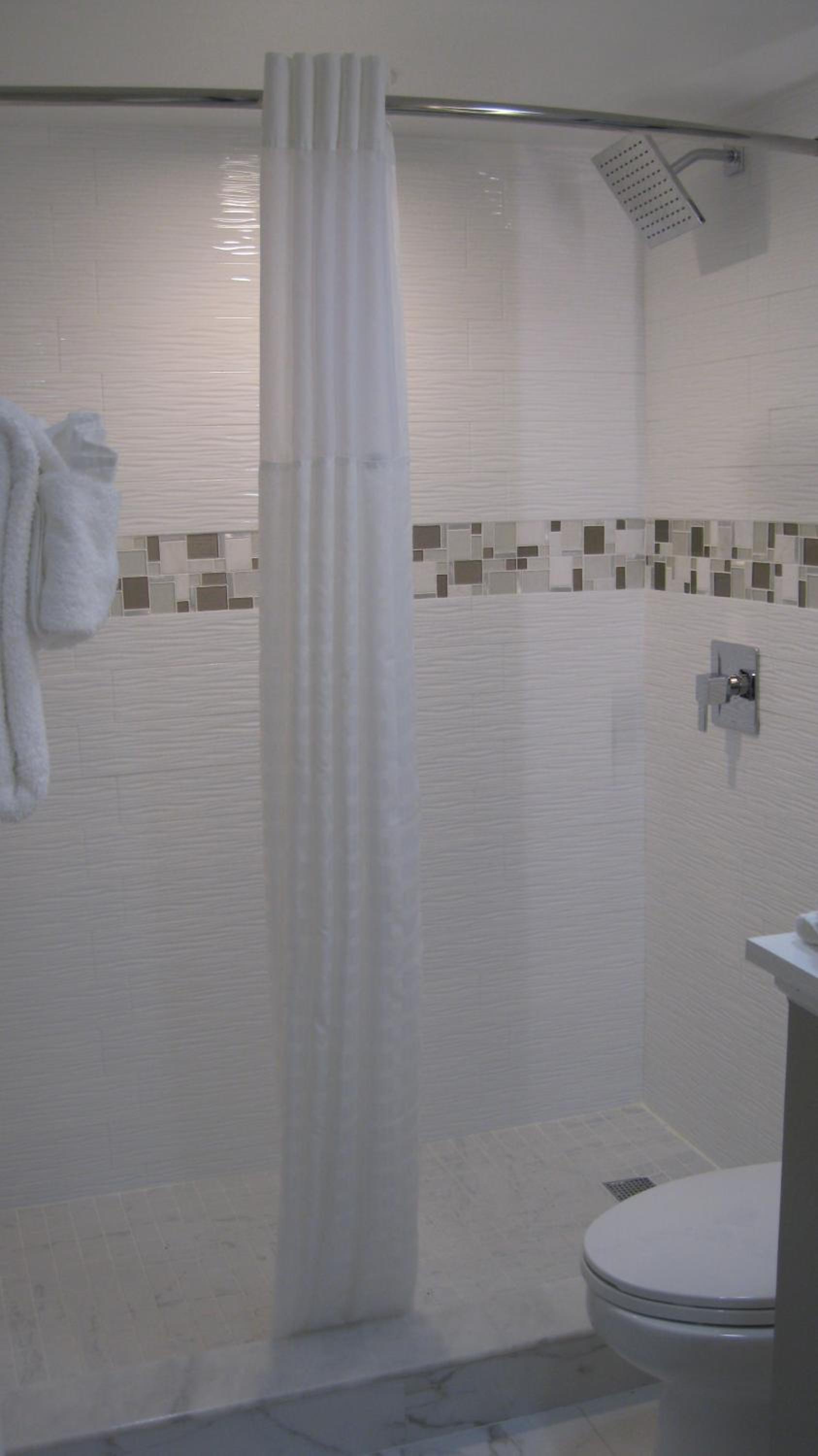 King Room - Non-Smoking - Photo 3