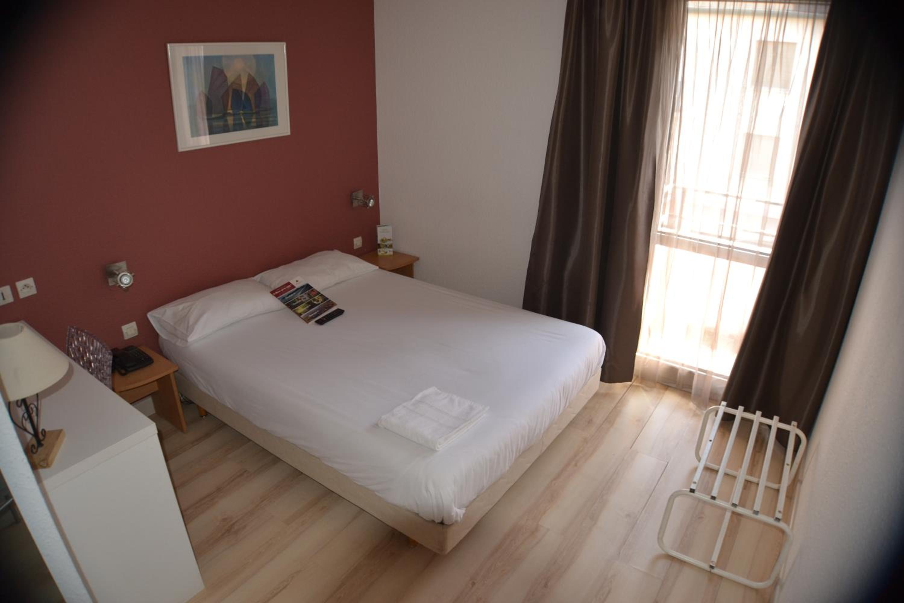 Double Room - Photo 2