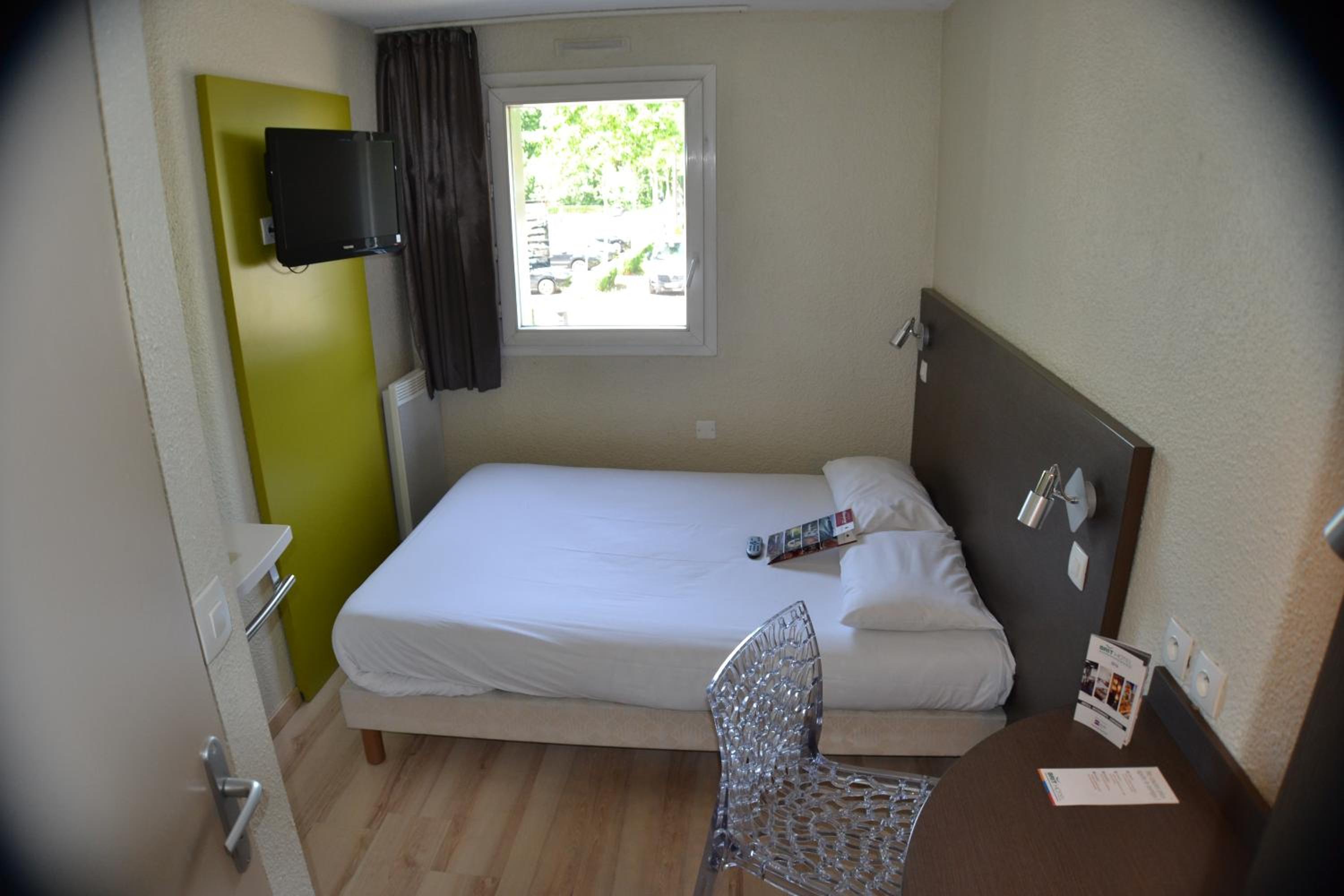 Double Room - Photo 7