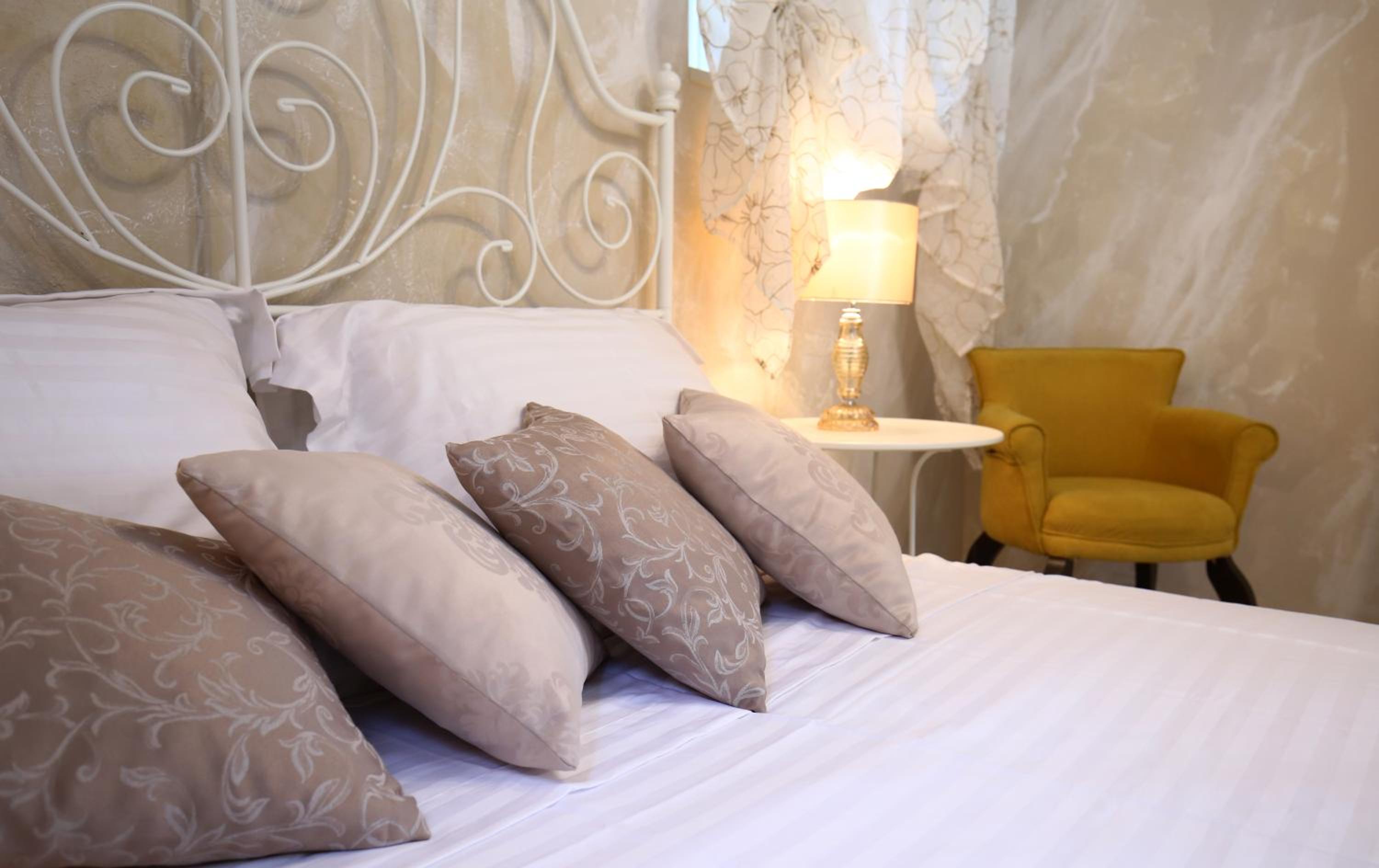 Superior Double Room - Photo 1