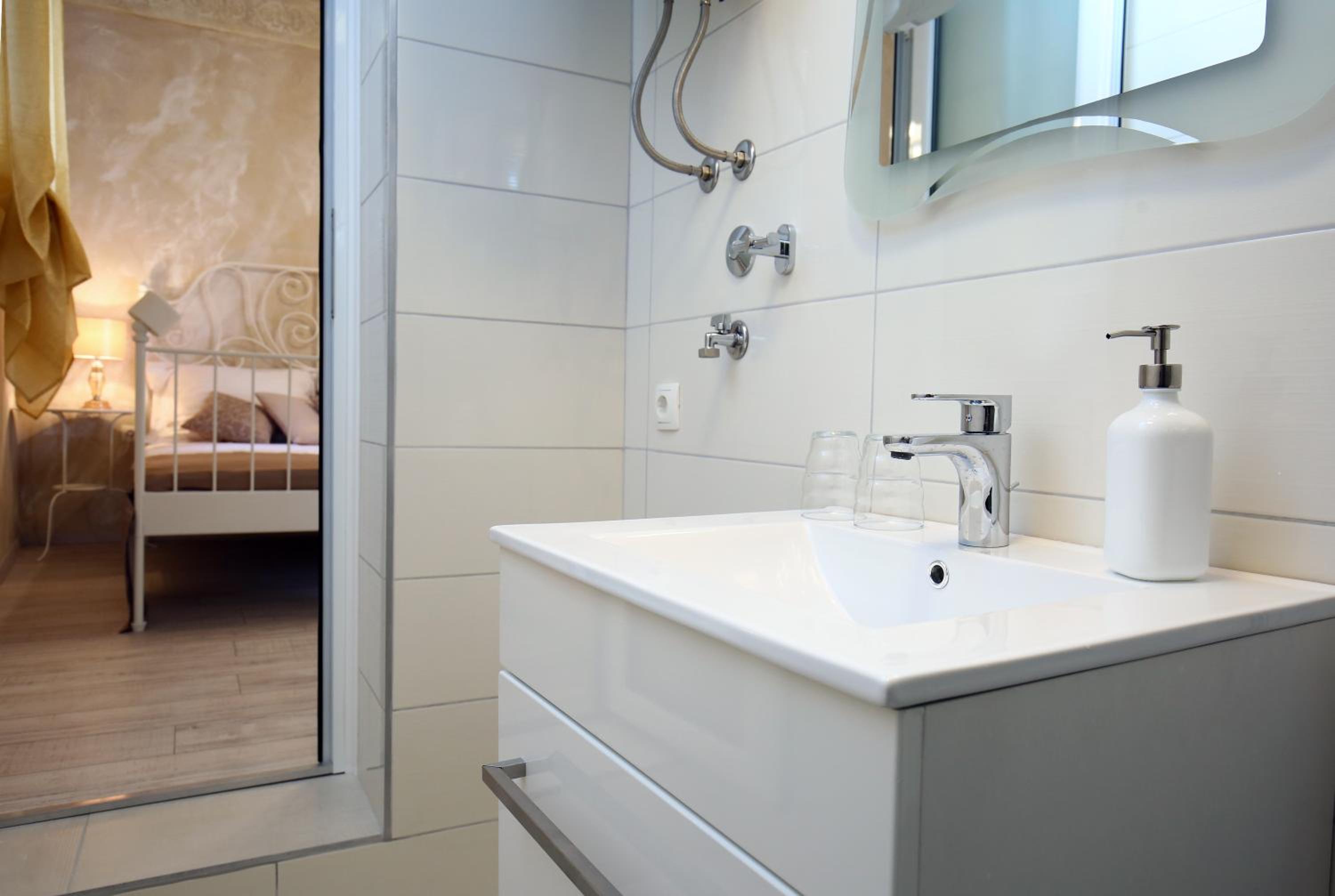 Superior Double Room - Photo 25