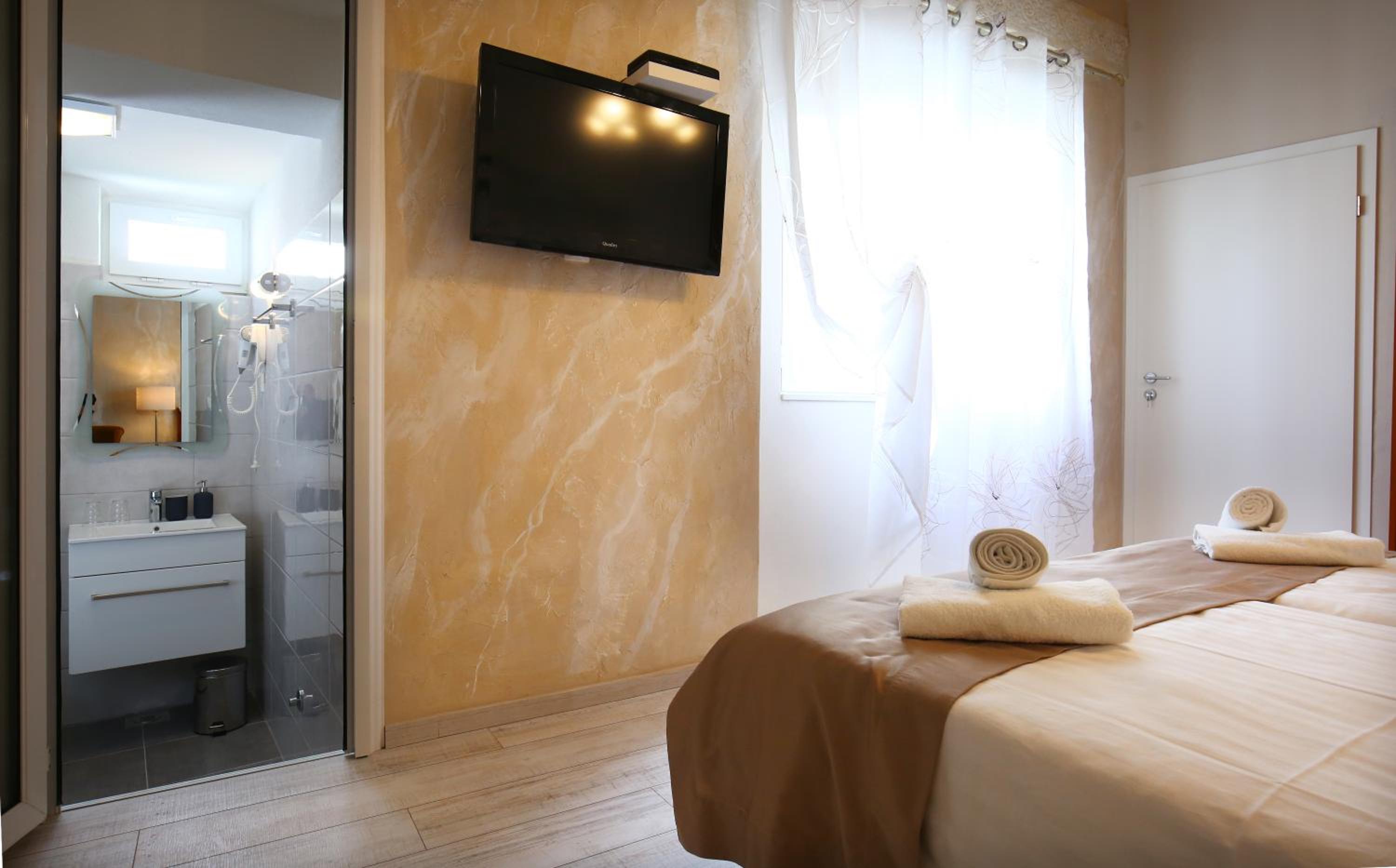 Superior Double Room - Photo 32