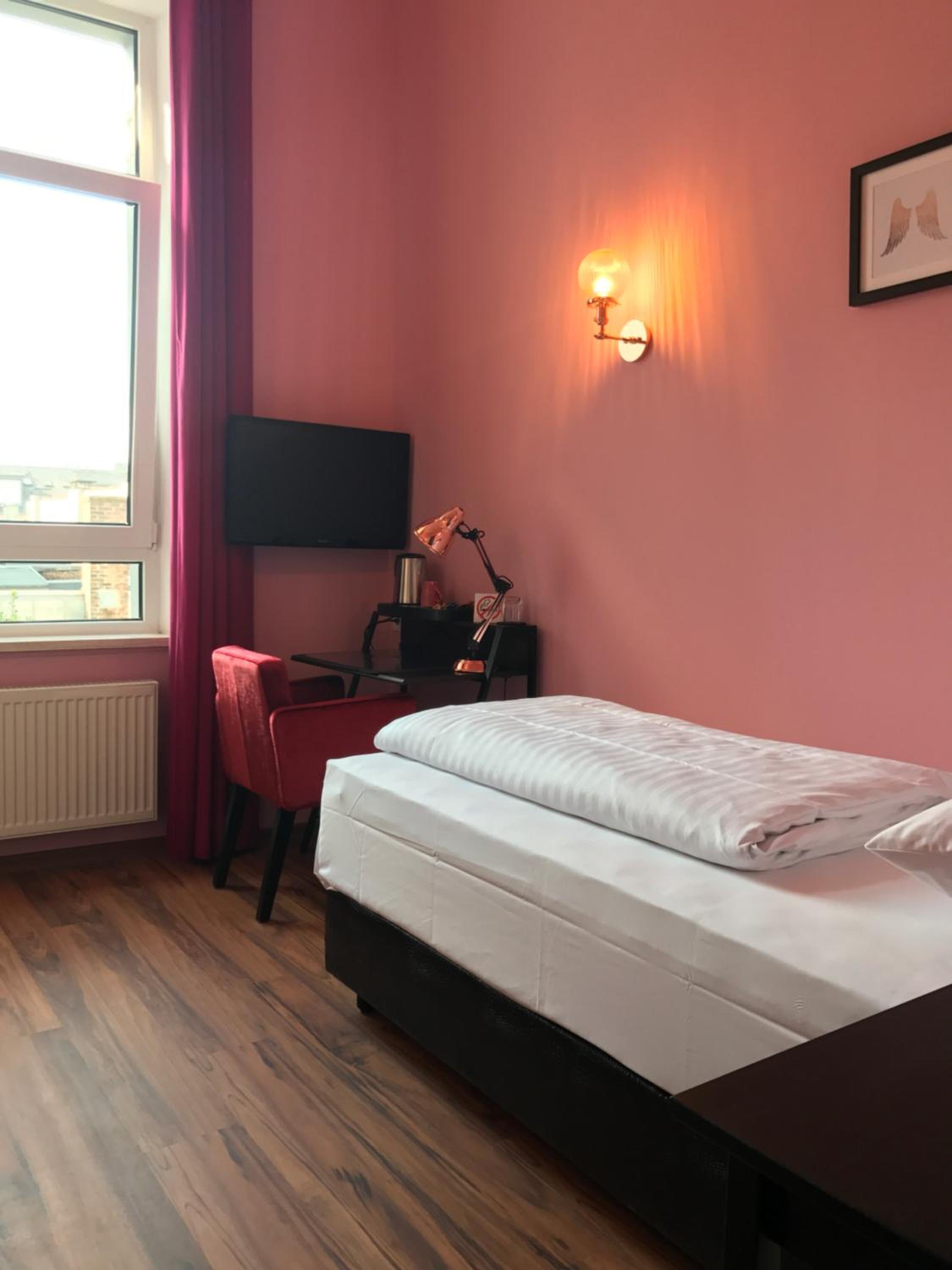 Single Room photo 2