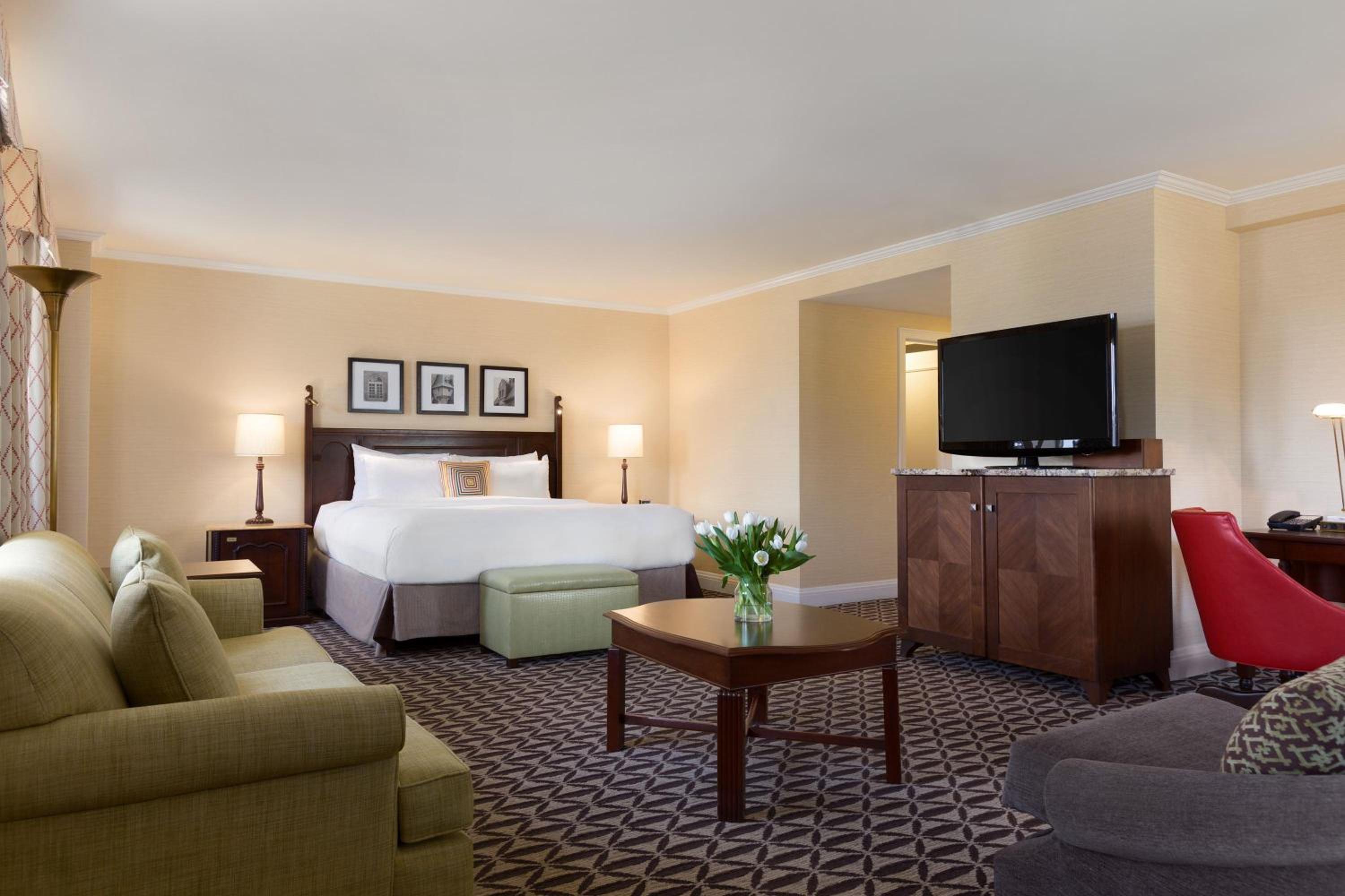 Deluxe King Room