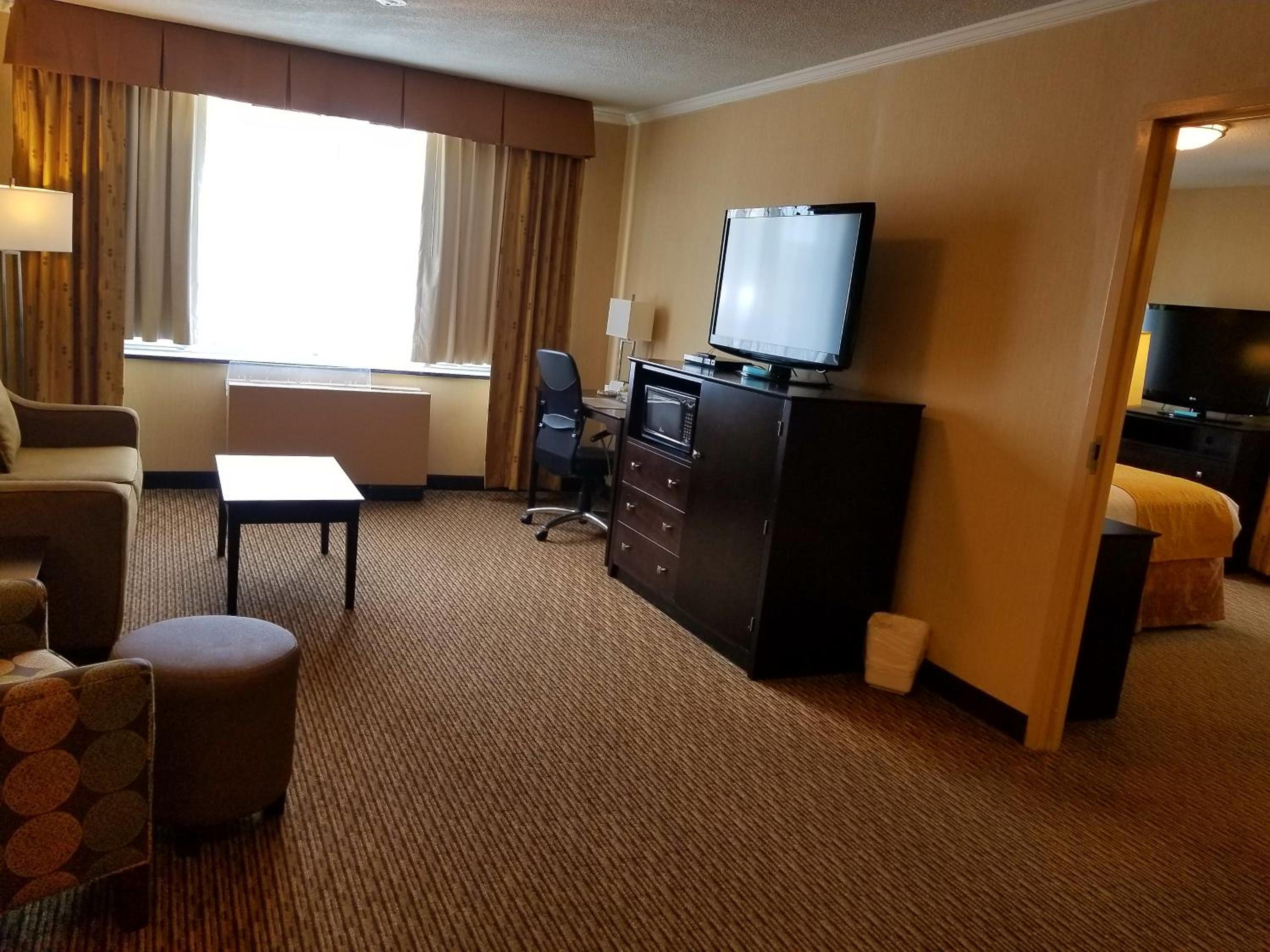 One-Bedroom King Suite with Sofa Bed - Photo 2