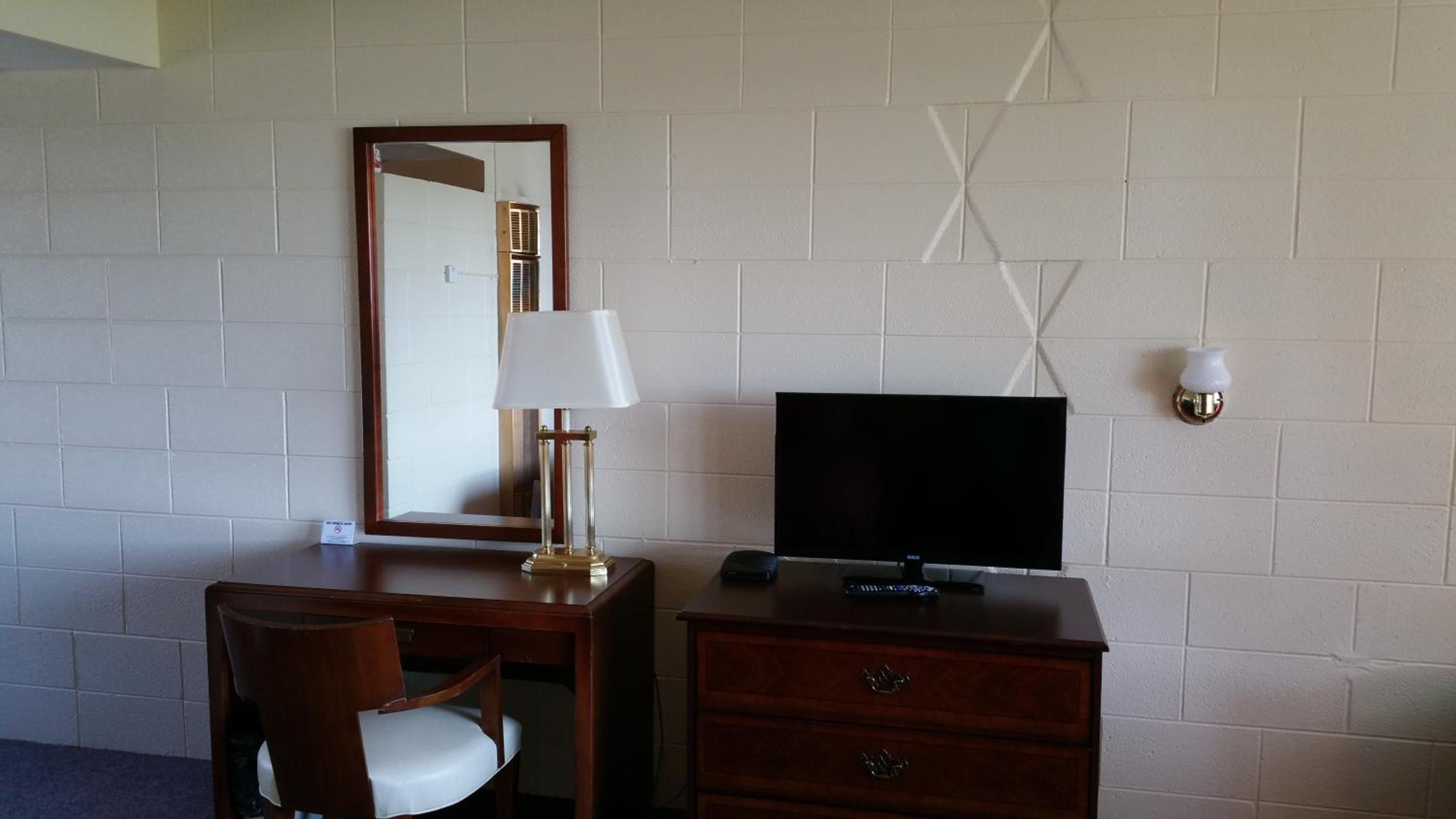 Family Room photo 3