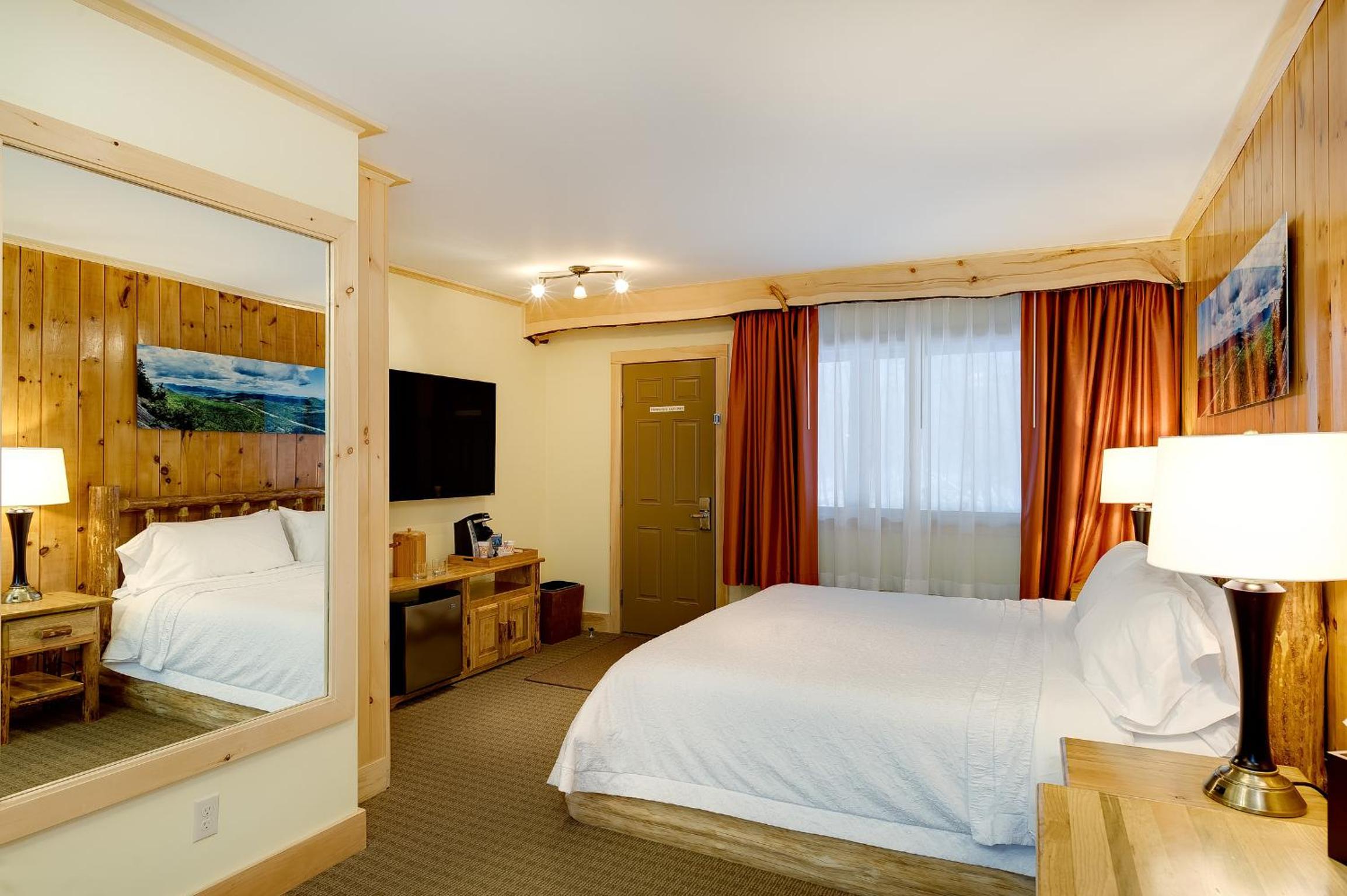 King Room with Mountain View