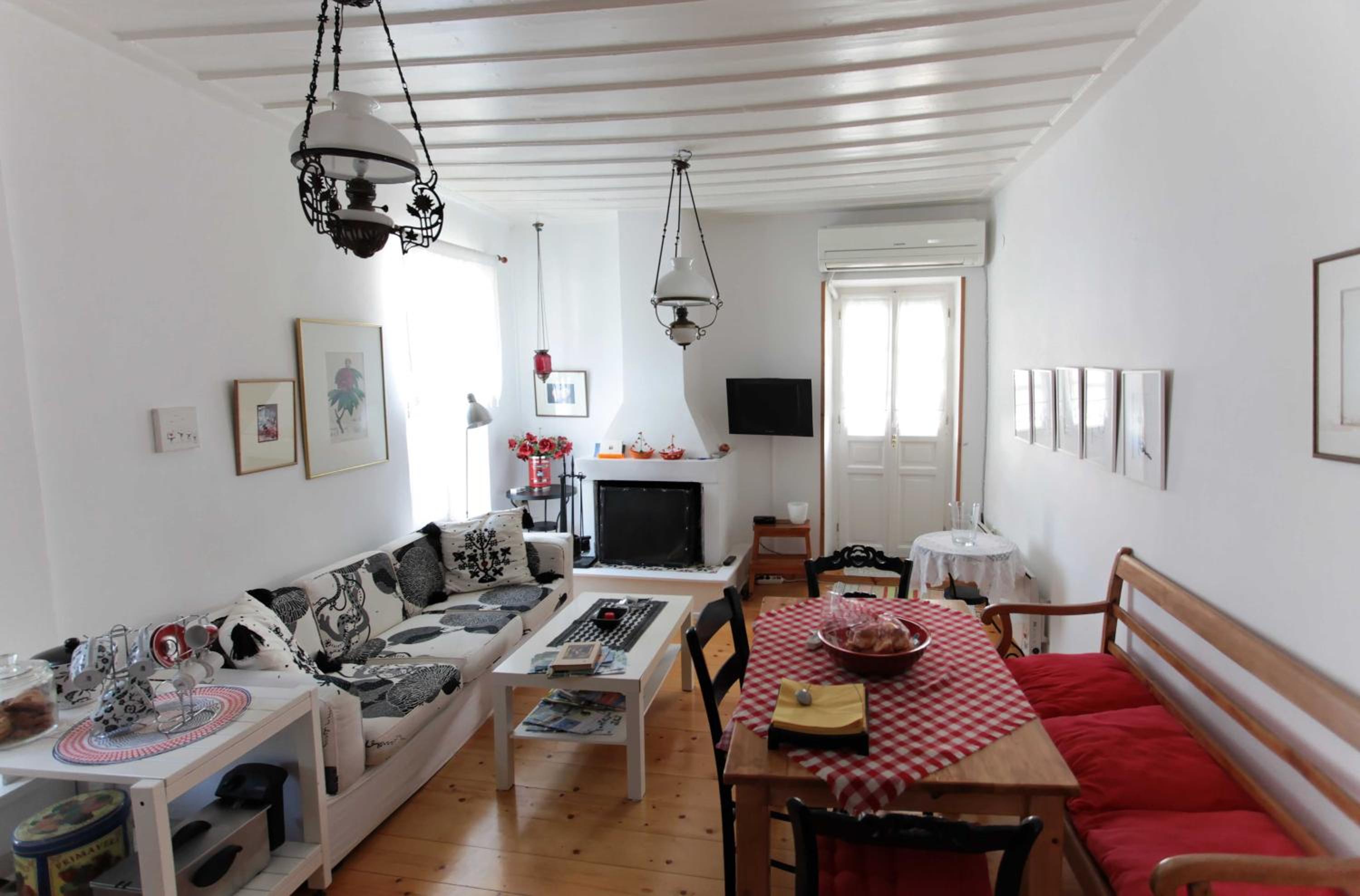 One-Bedroom Apartment photo 1