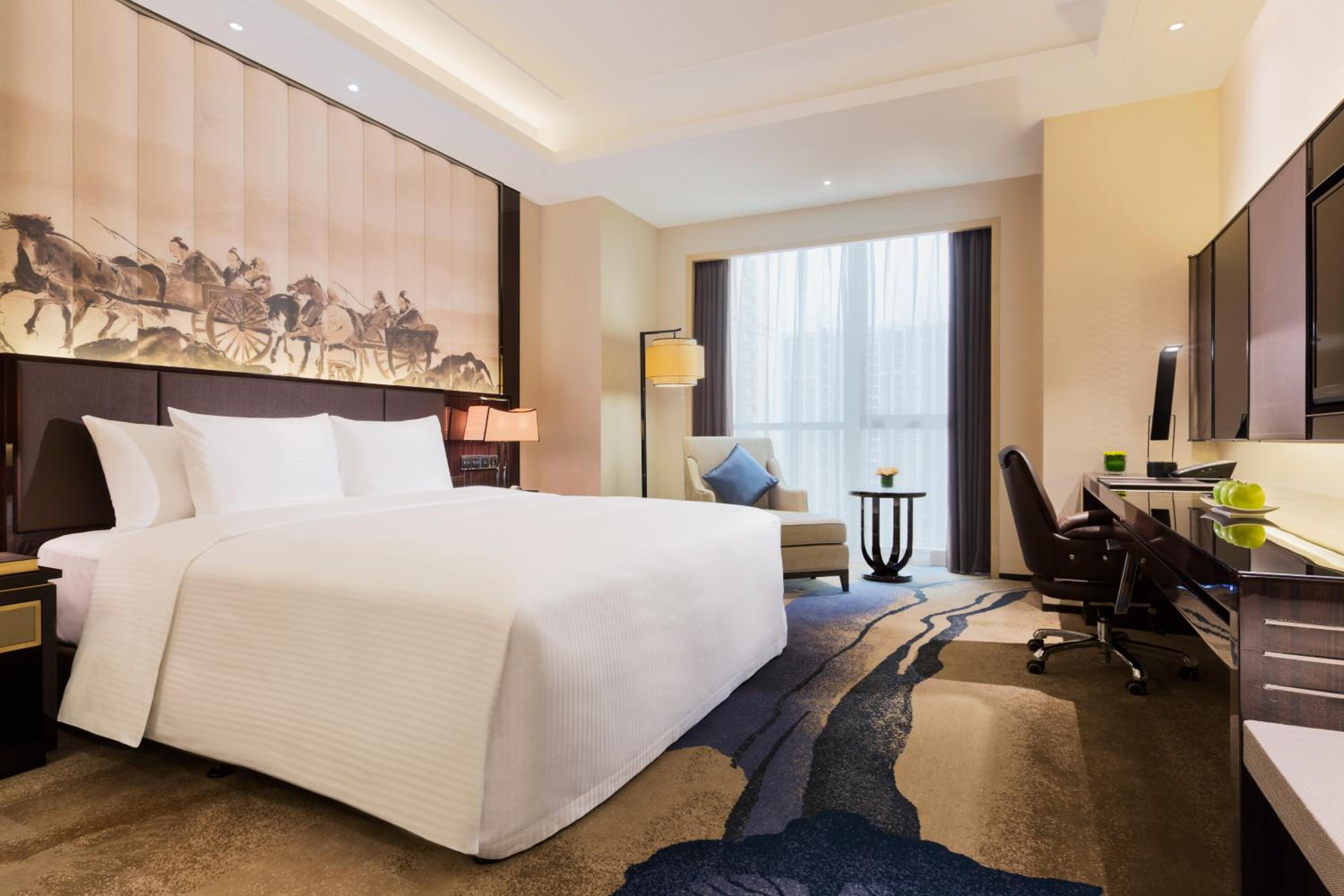 Deluxe King Room photo 2