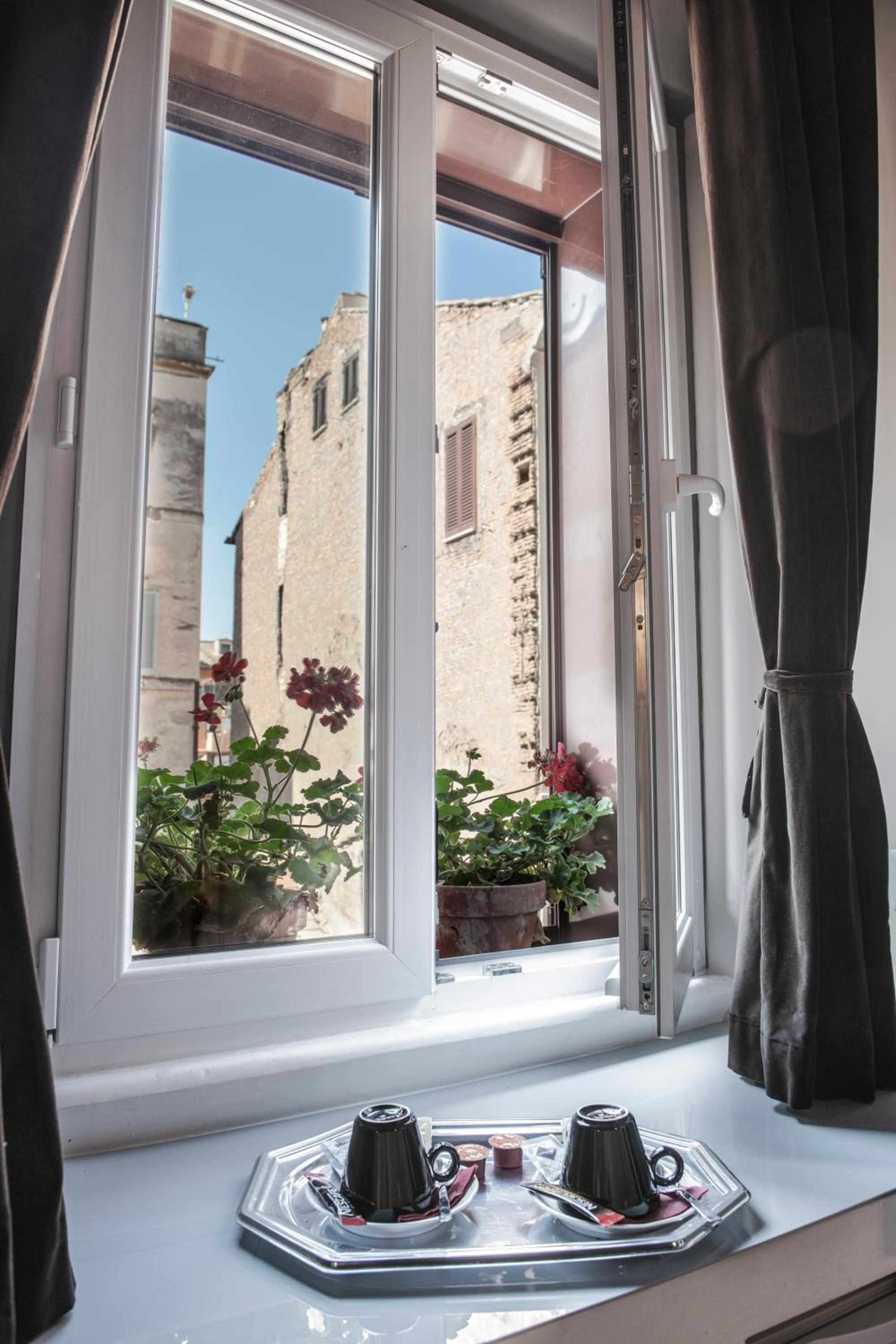 Deluxe Double Room with Shower photo 2
