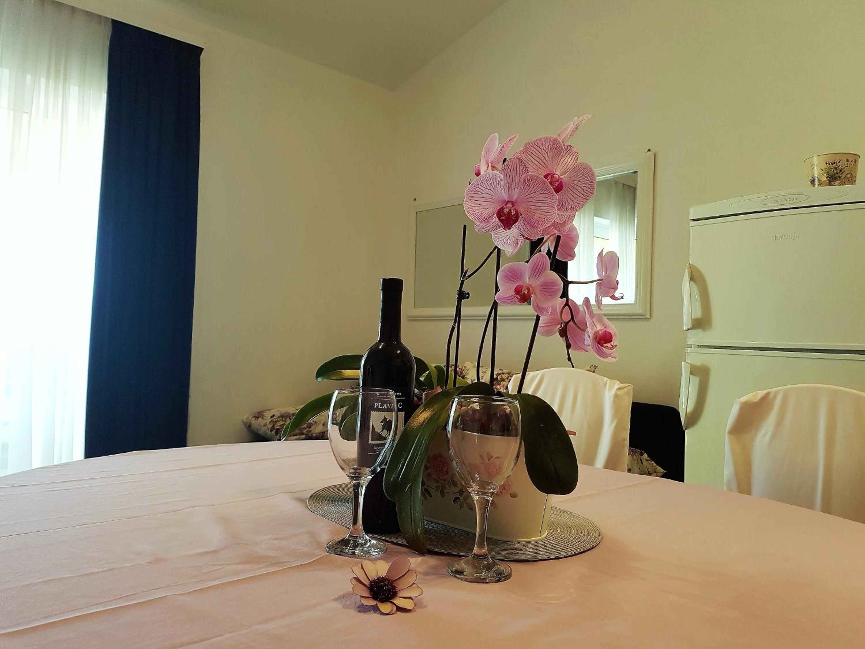 Two-Bedroom Apartment with Sea View photo 2