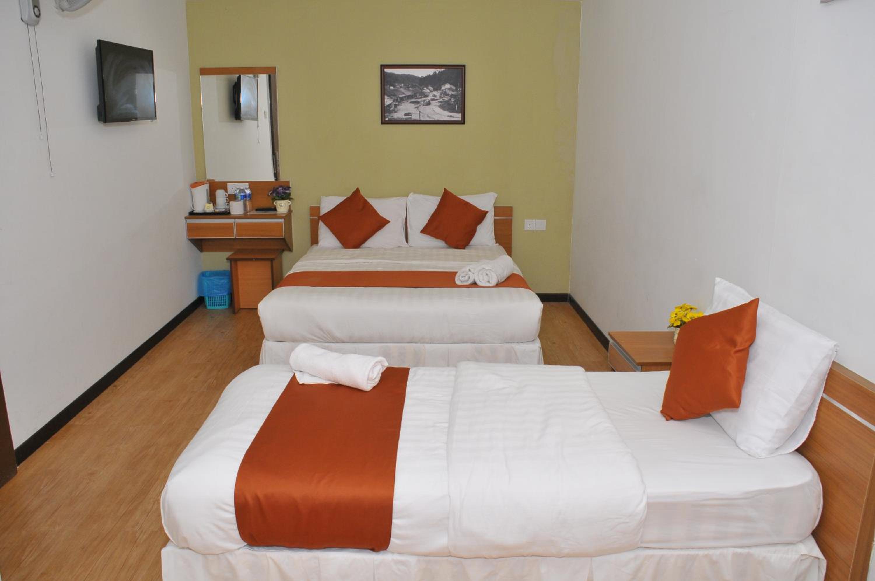 Basic Triple Room photo 1