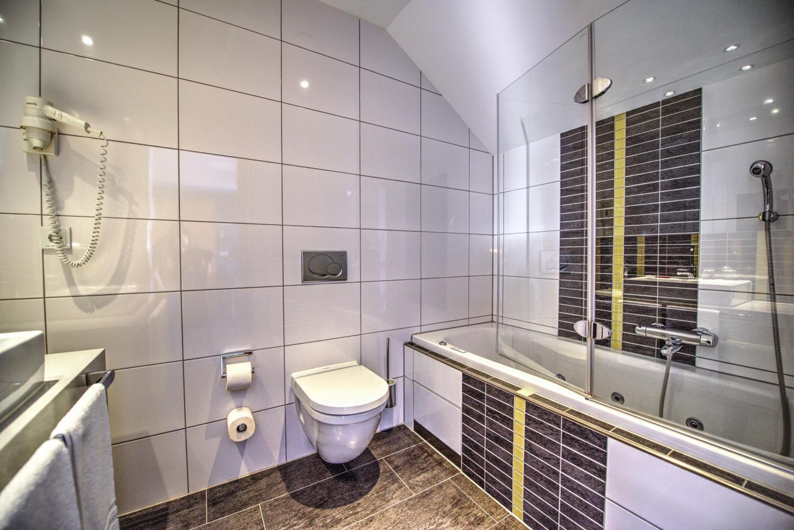 Junior Suite with Spa Access, photo 7
