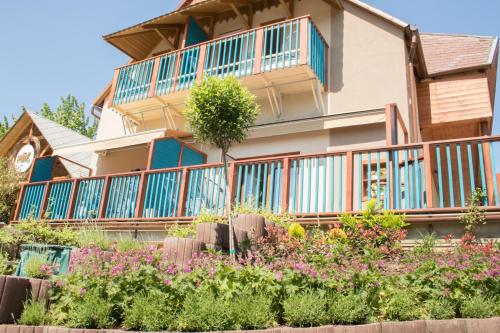 Deluxe Double Room with Balcony - Photo 1