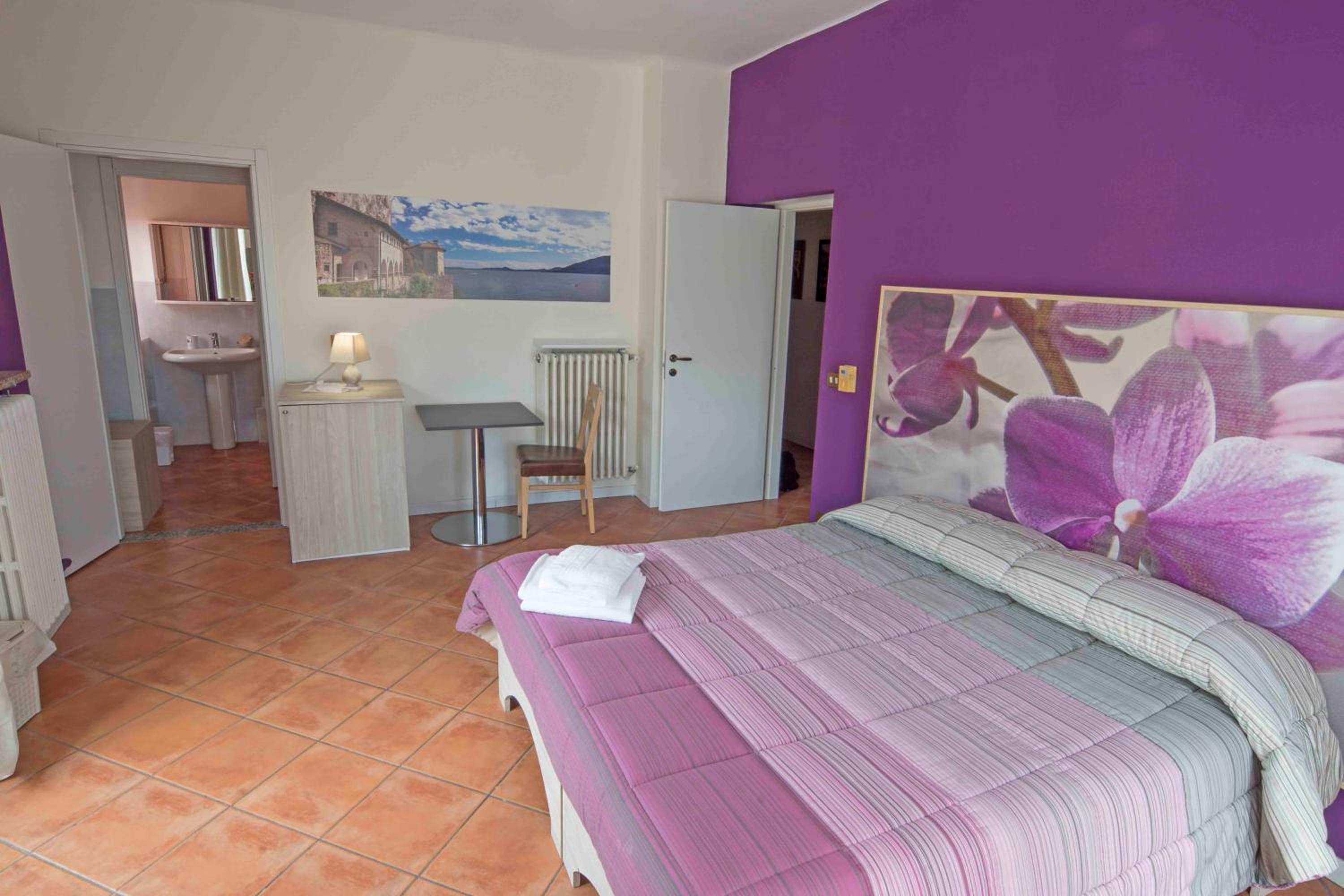 Double Room - Photo 11