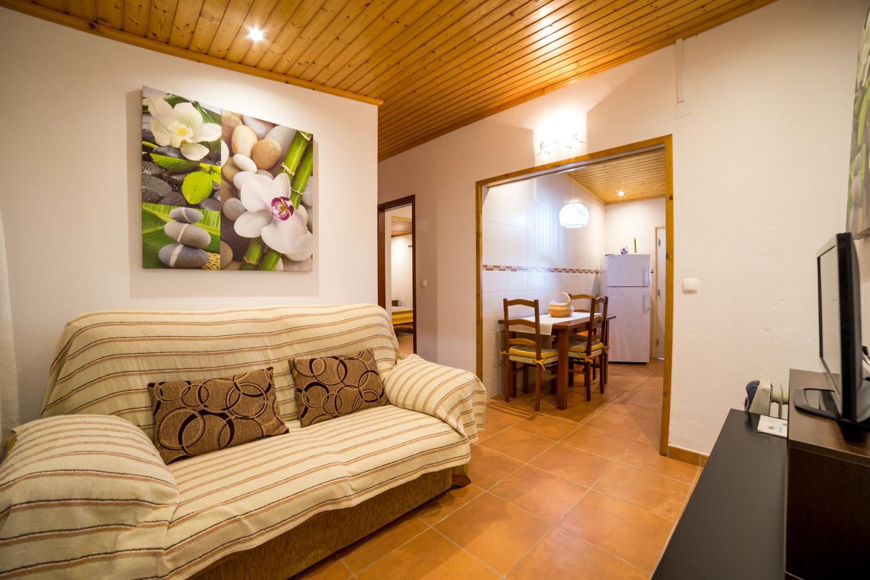 One-Bedroom Apartment (3 Adults) photo 2