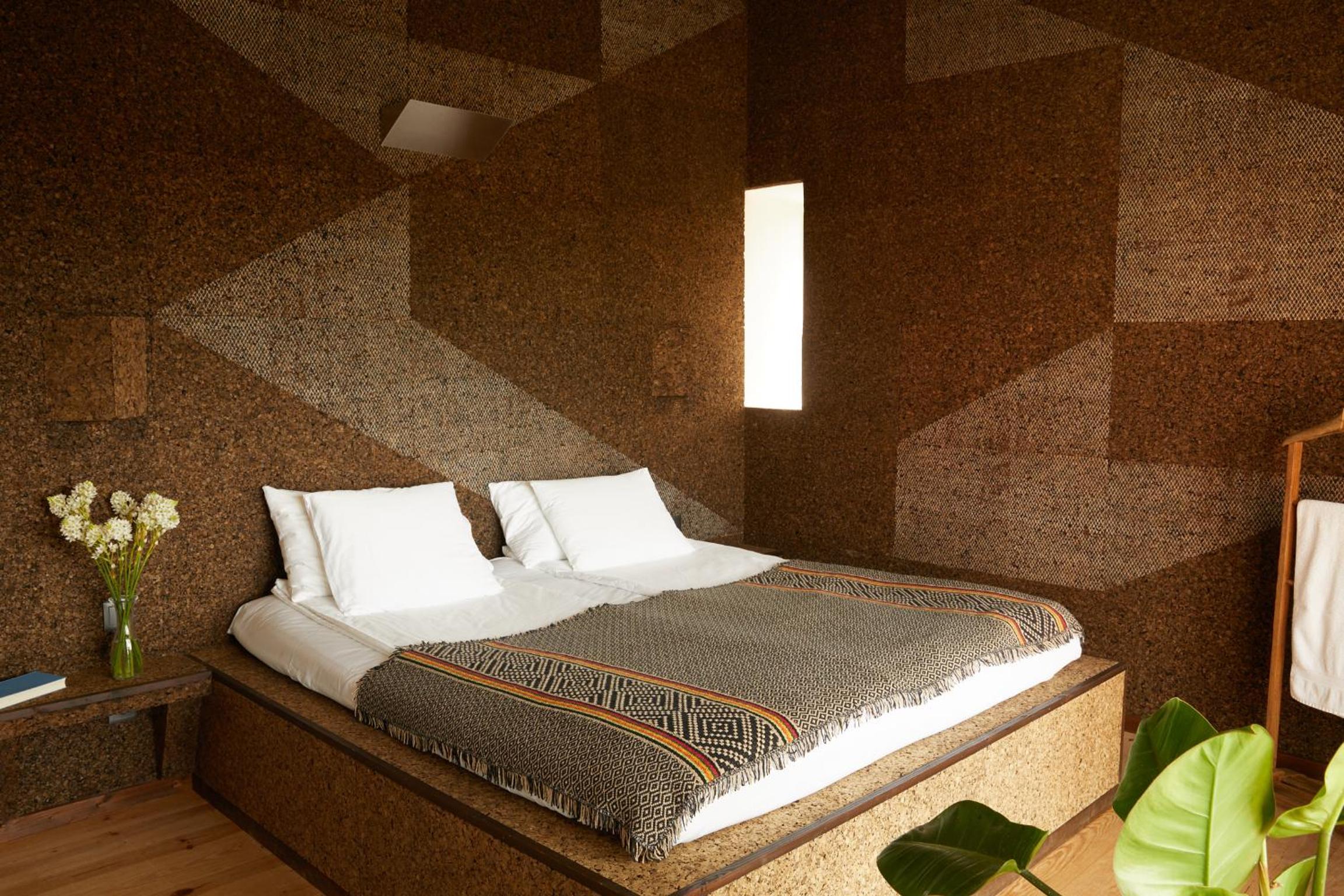 King Room with Lake View - Photo 3