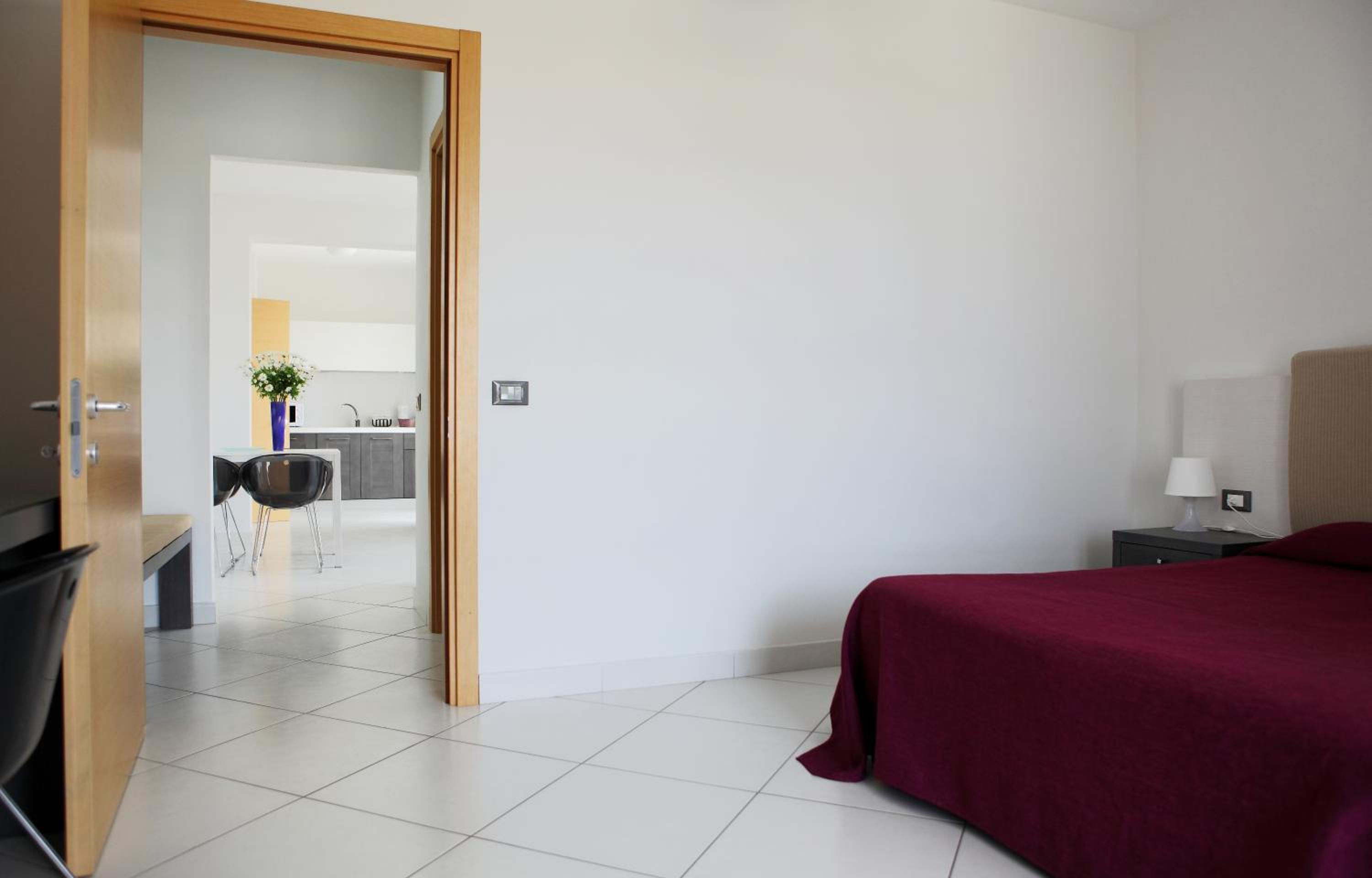 Deluxe One-Bedroom Apartment with Lateral Sea View photo 1