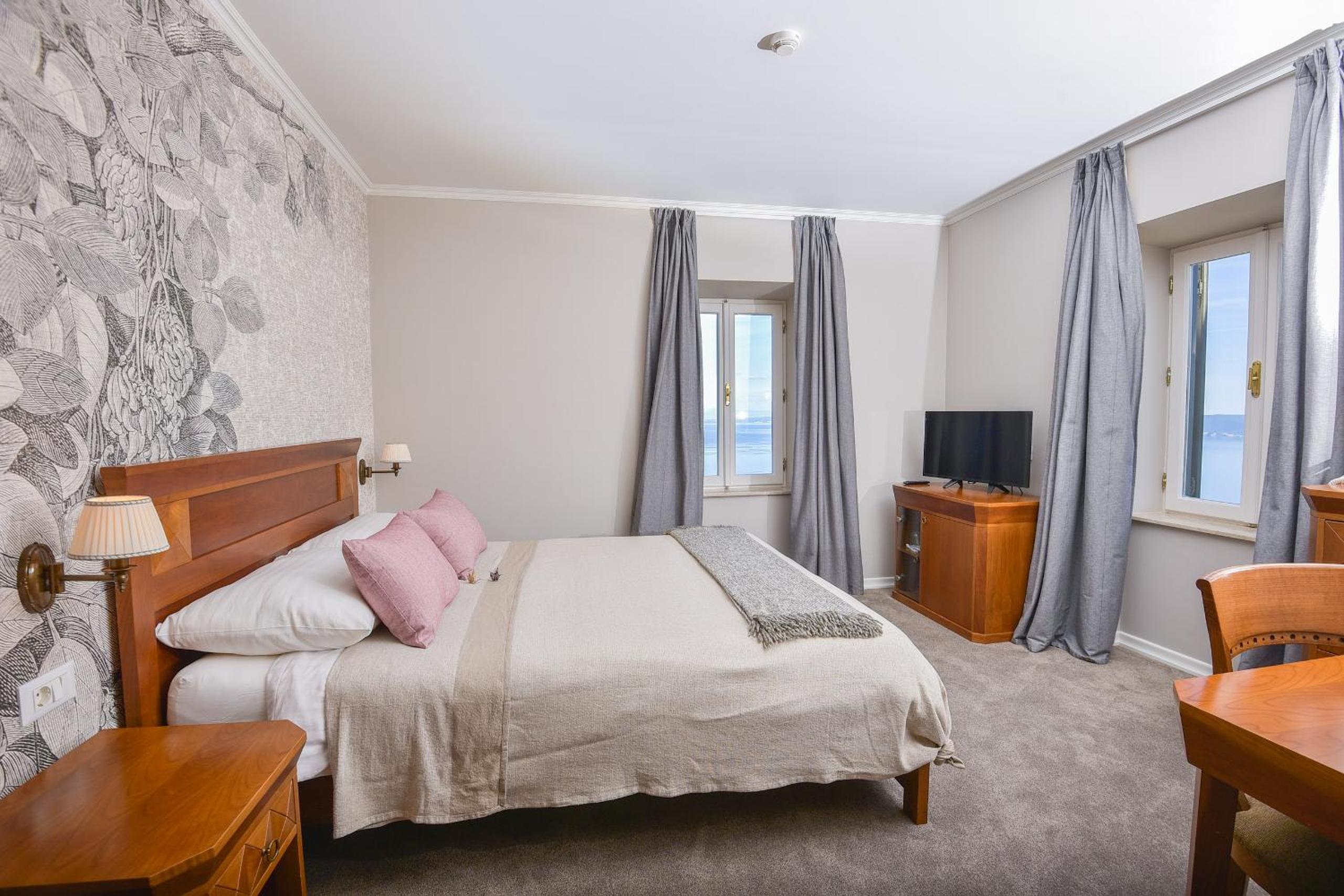 Double Room with Sea View - Photo 1