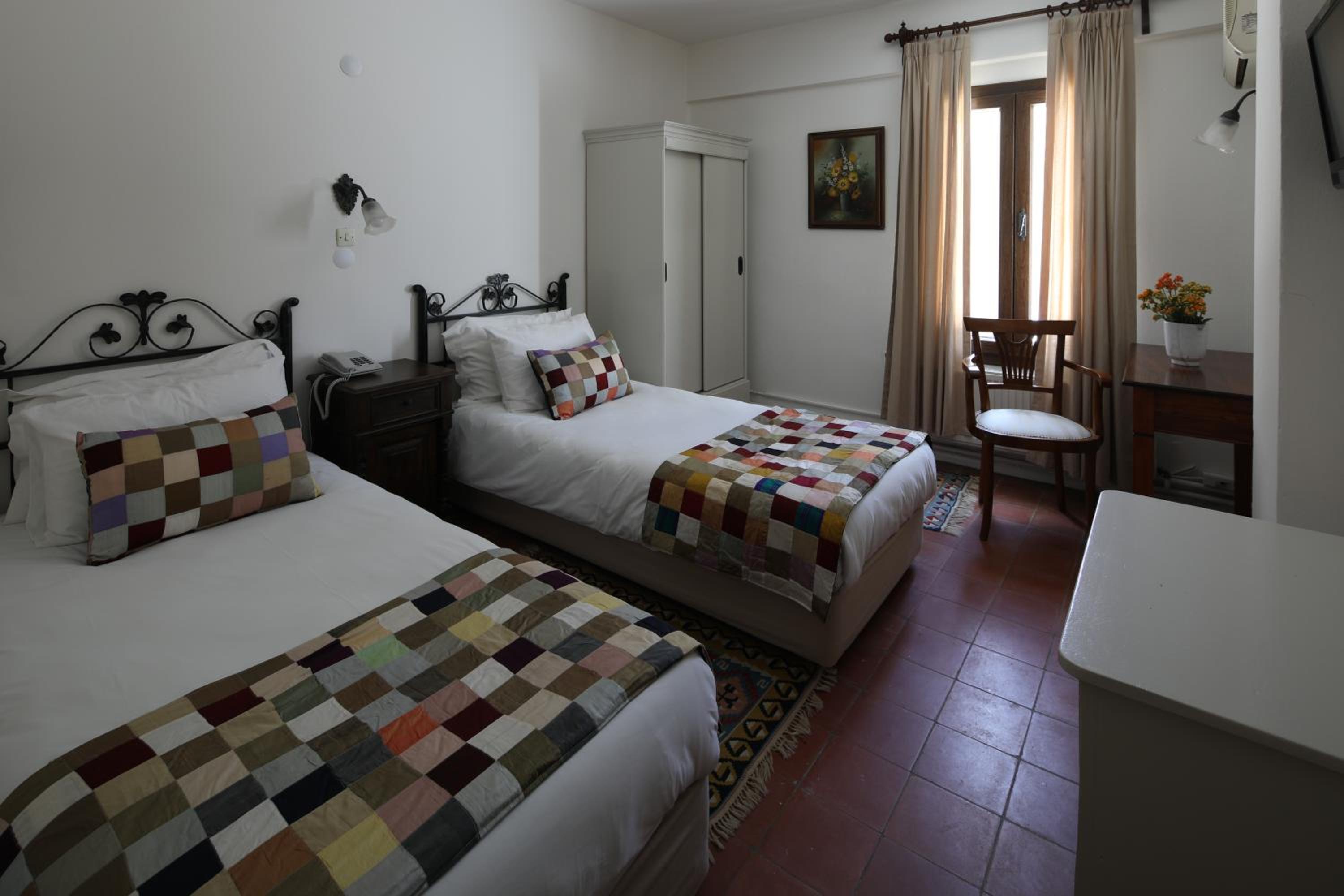 Economy Double or Twin Room - Photo 8