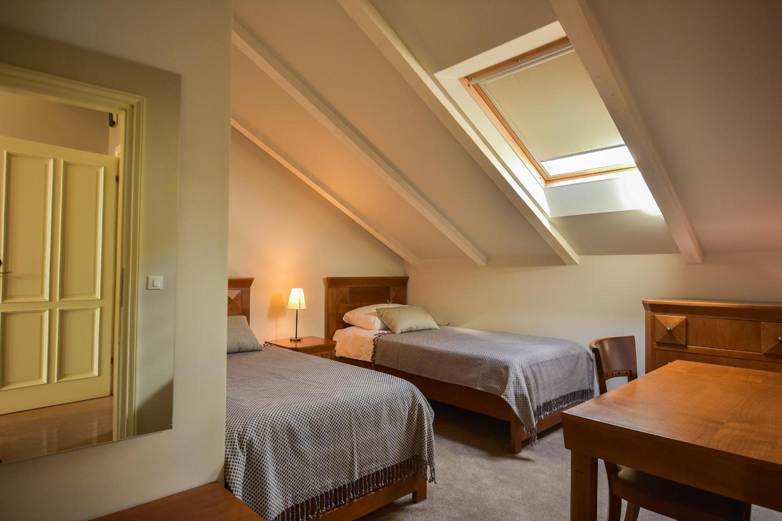 Superior Suite - Photo 8