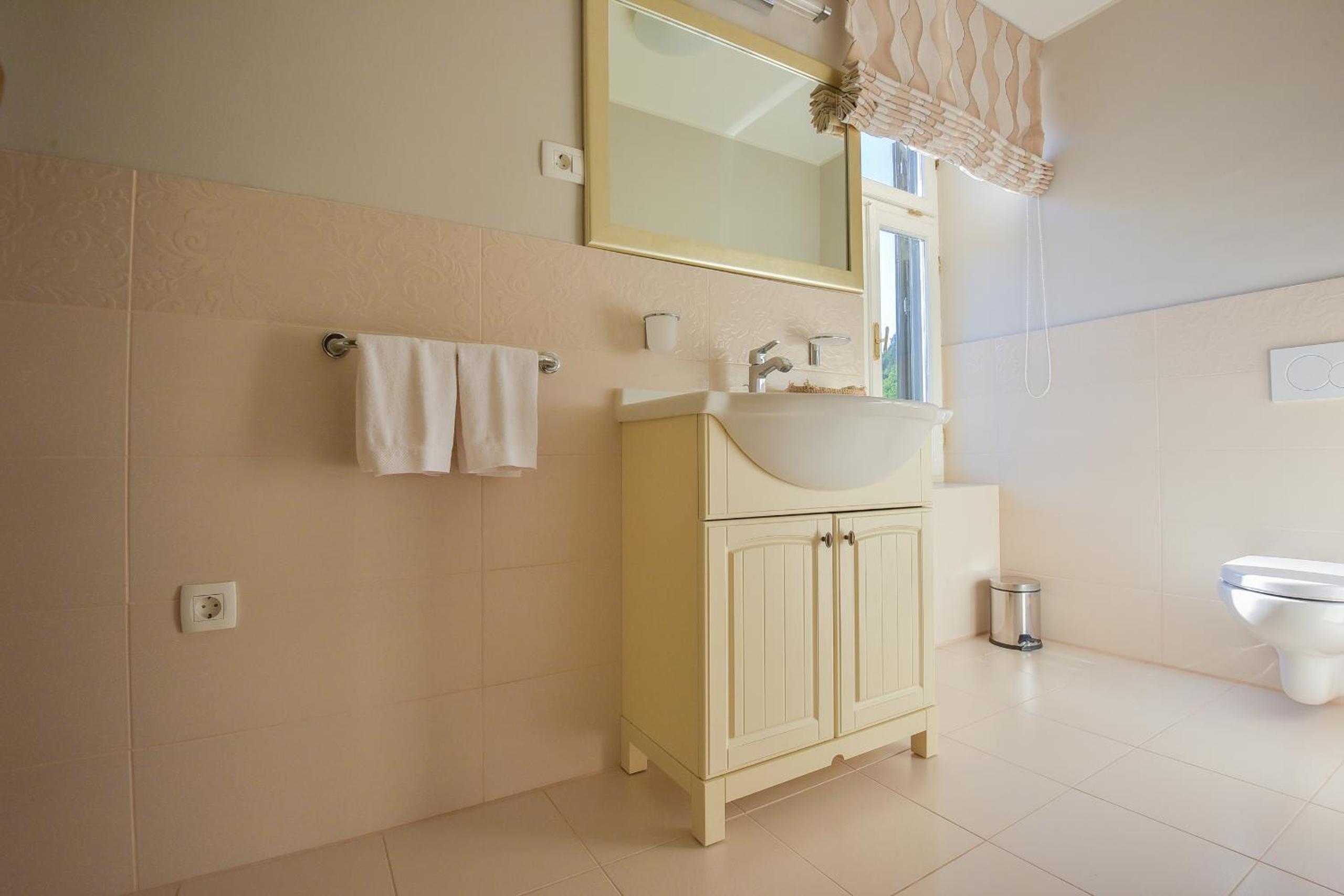 Double Room with Terrace - Photo 8