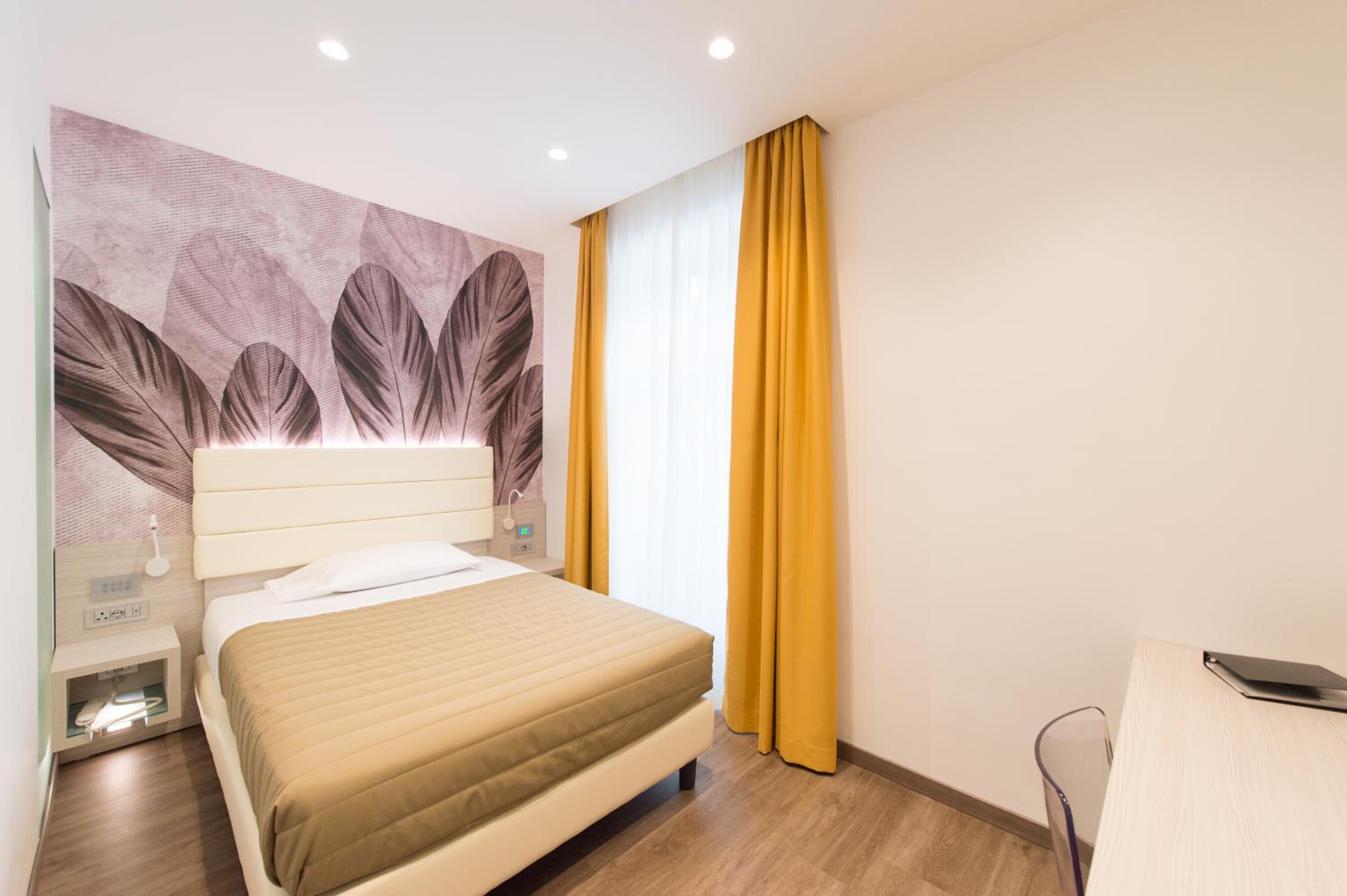 Comfort Double Room with French Bed	- spa access included  - Photo 1