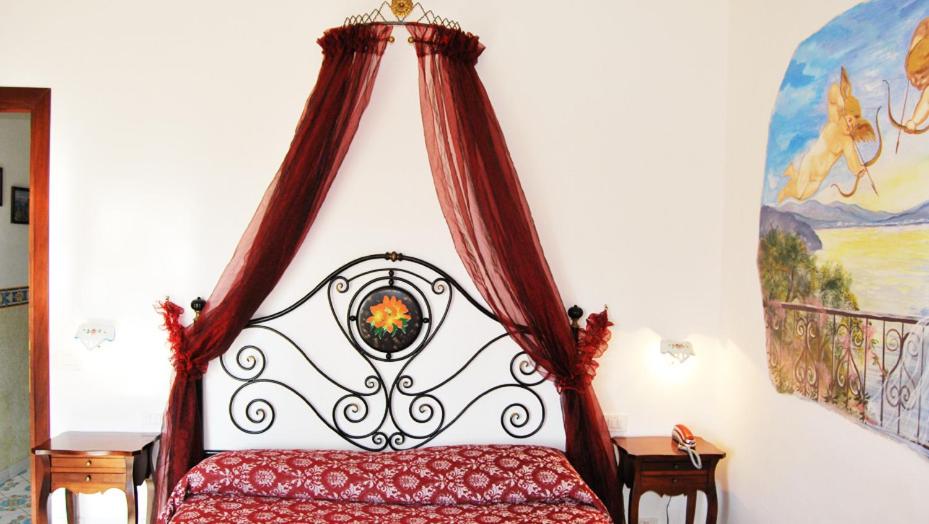 Deluxe Double Room with Balcony and Sea View