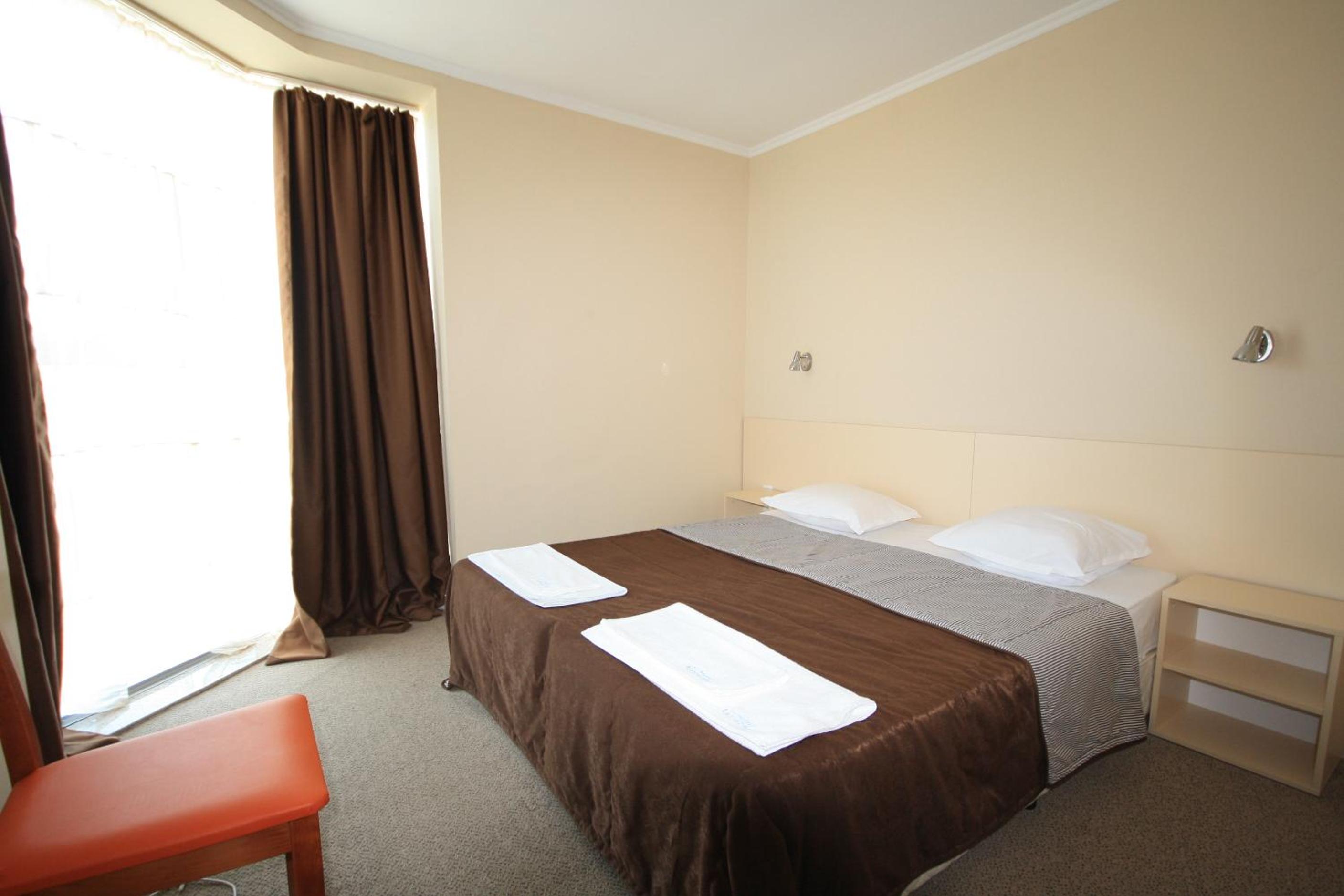 One-Bedroom Suite with Balcony (4 Adults)