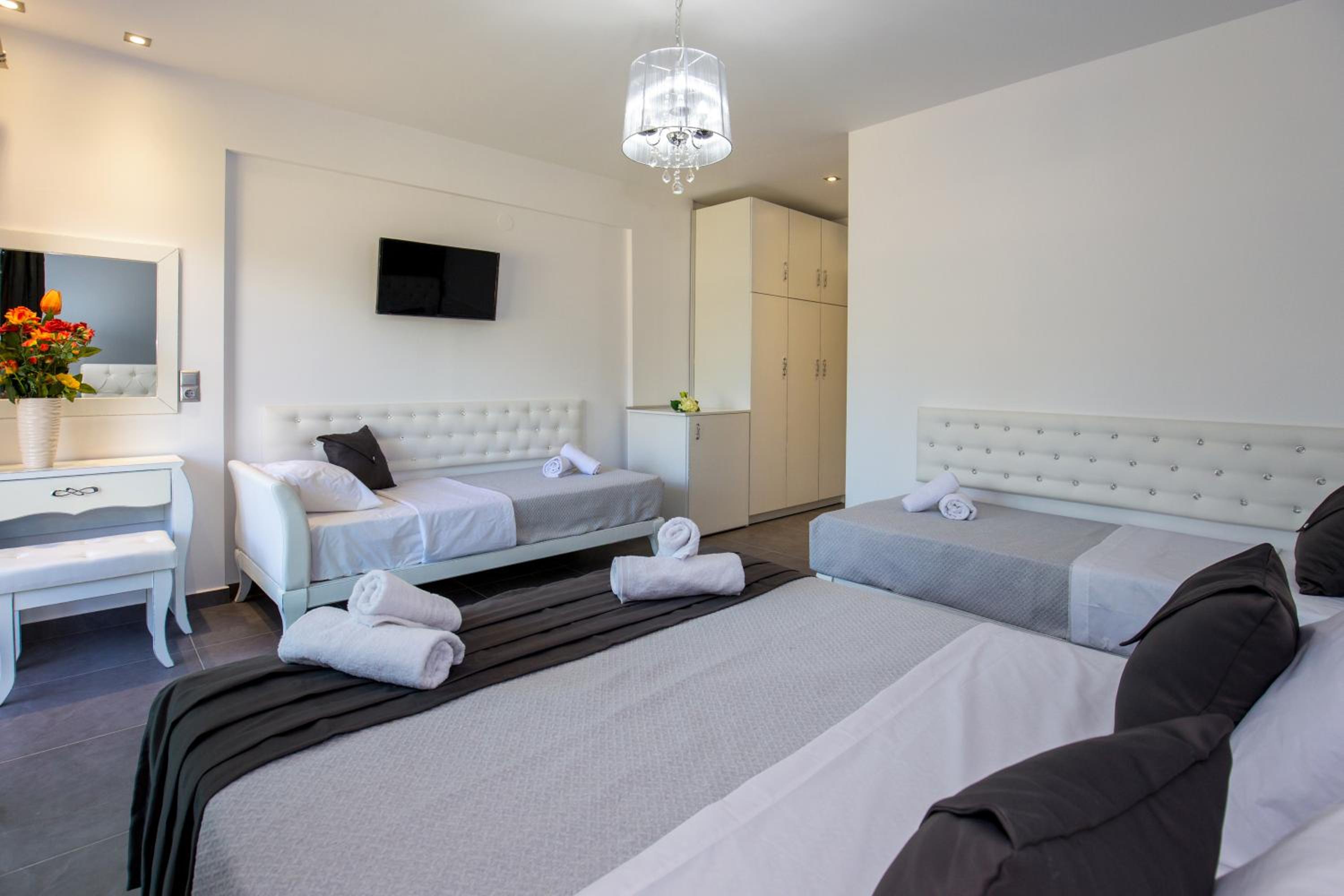 Superior Quadruple Room photo 3