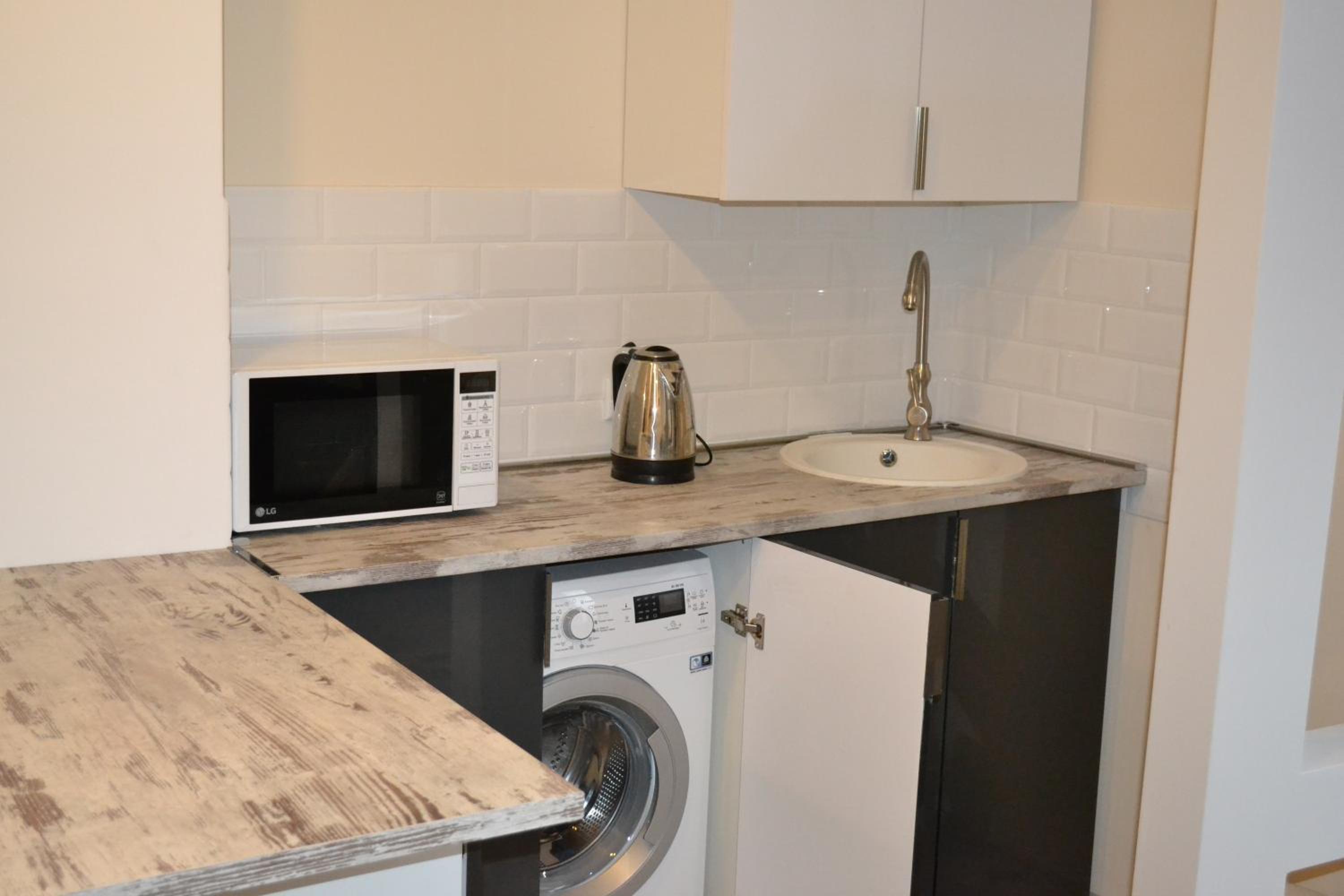 Studio Apartment - Photo 3