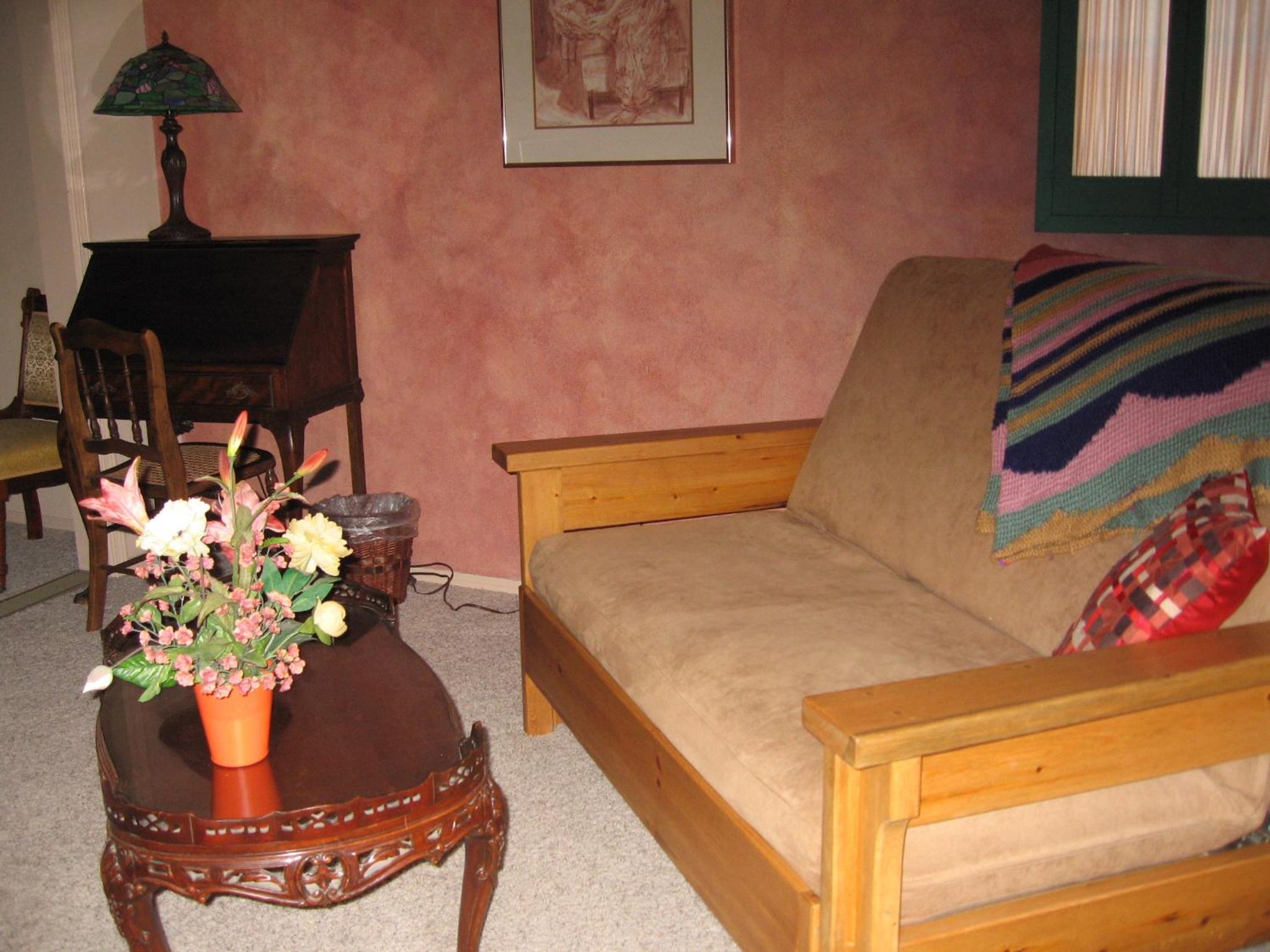 Queen Room photo 1
