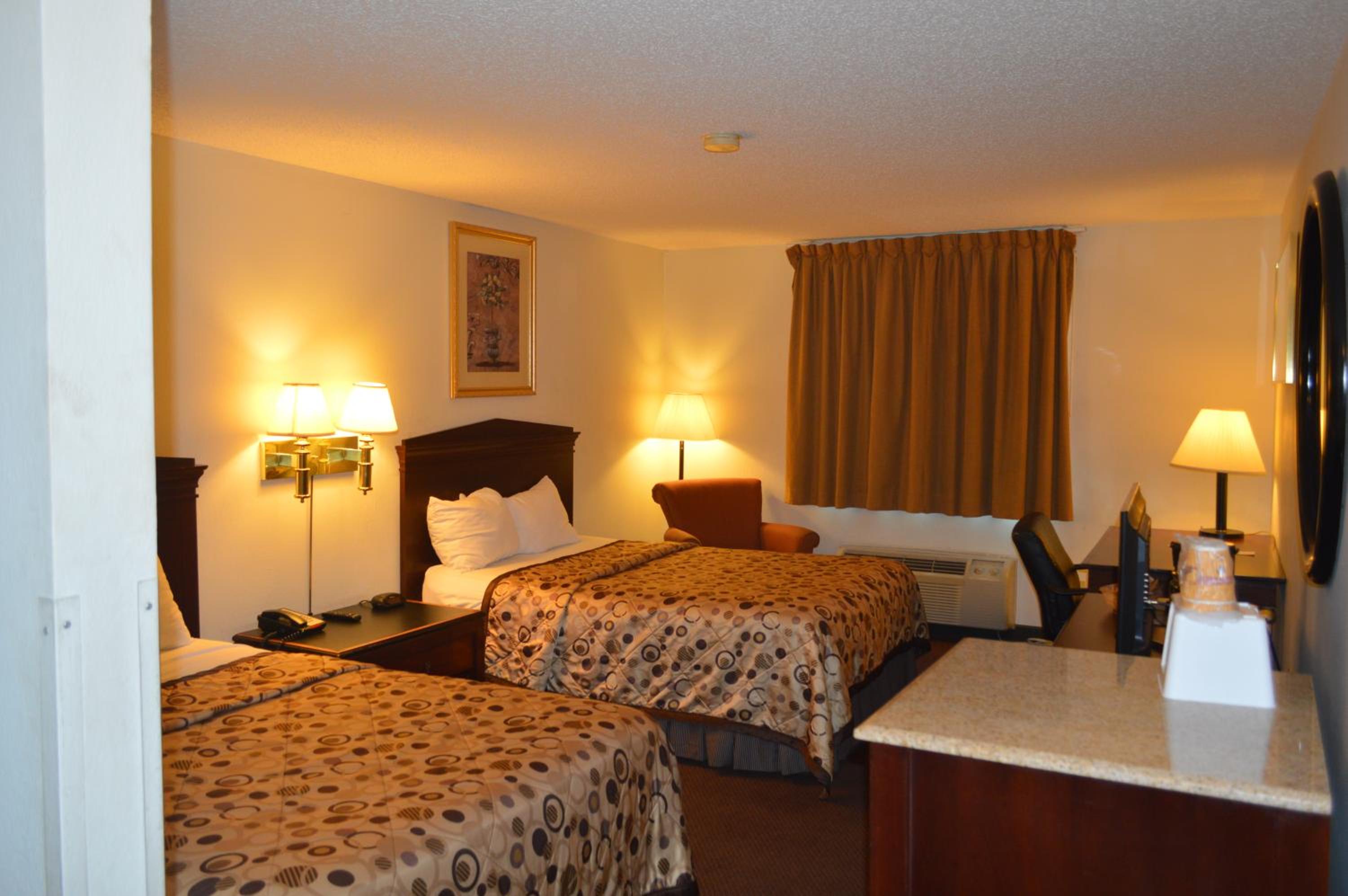 Double Room with Two Double Beds - Smoking - Photo 1