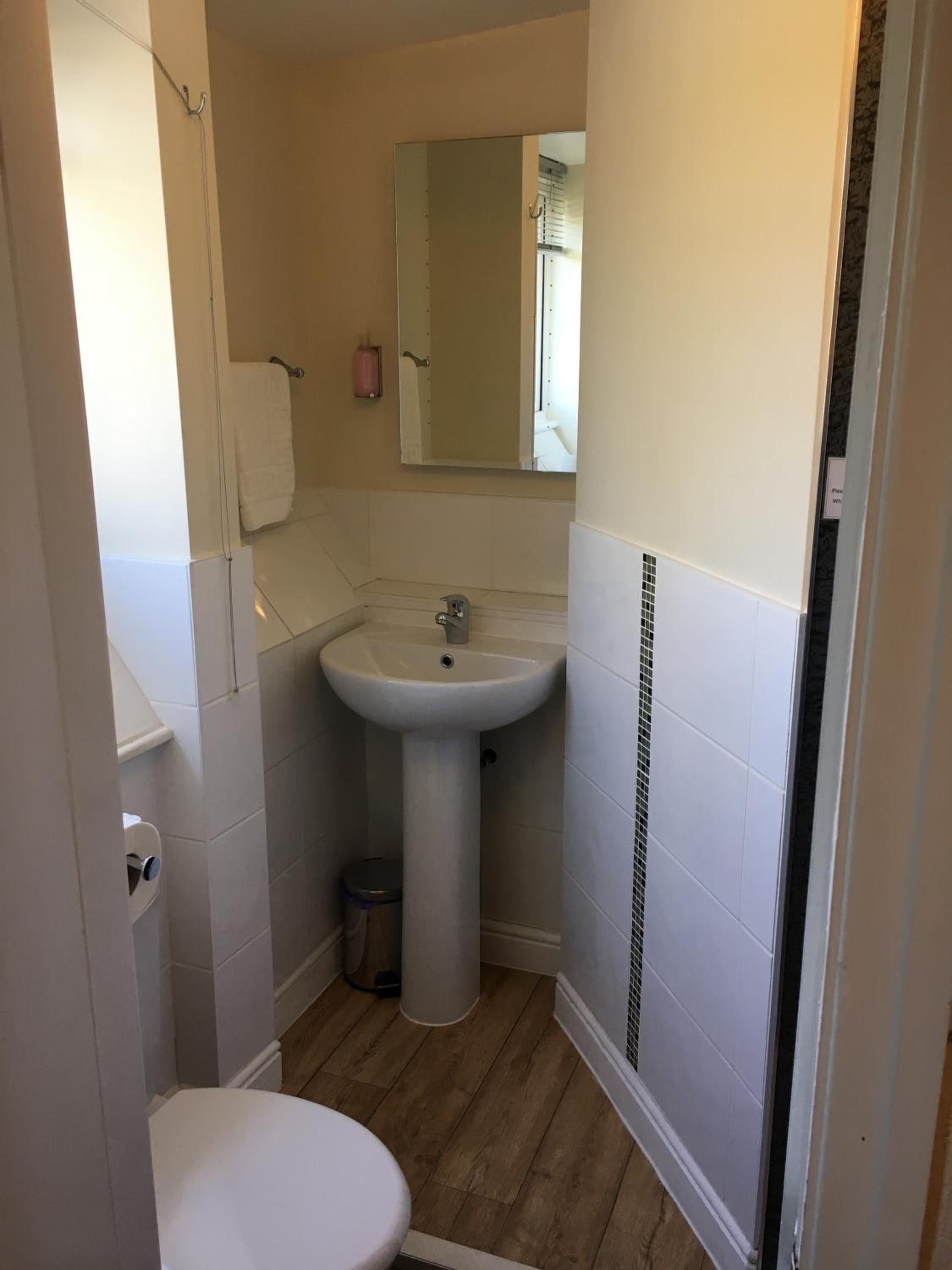 Budget Double Room (Attic room) photo 3