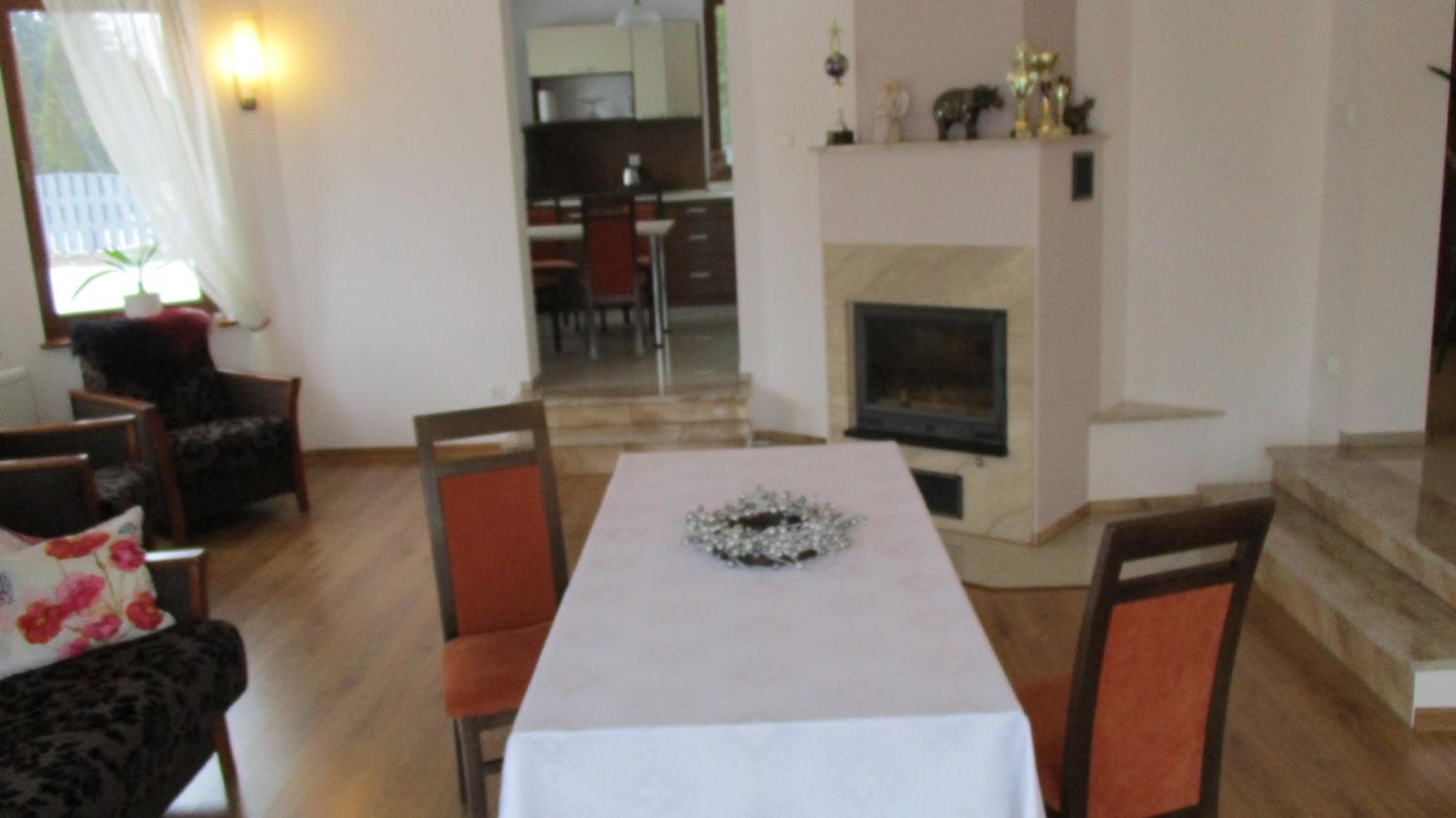 Apartment with Terrace - Photo 5