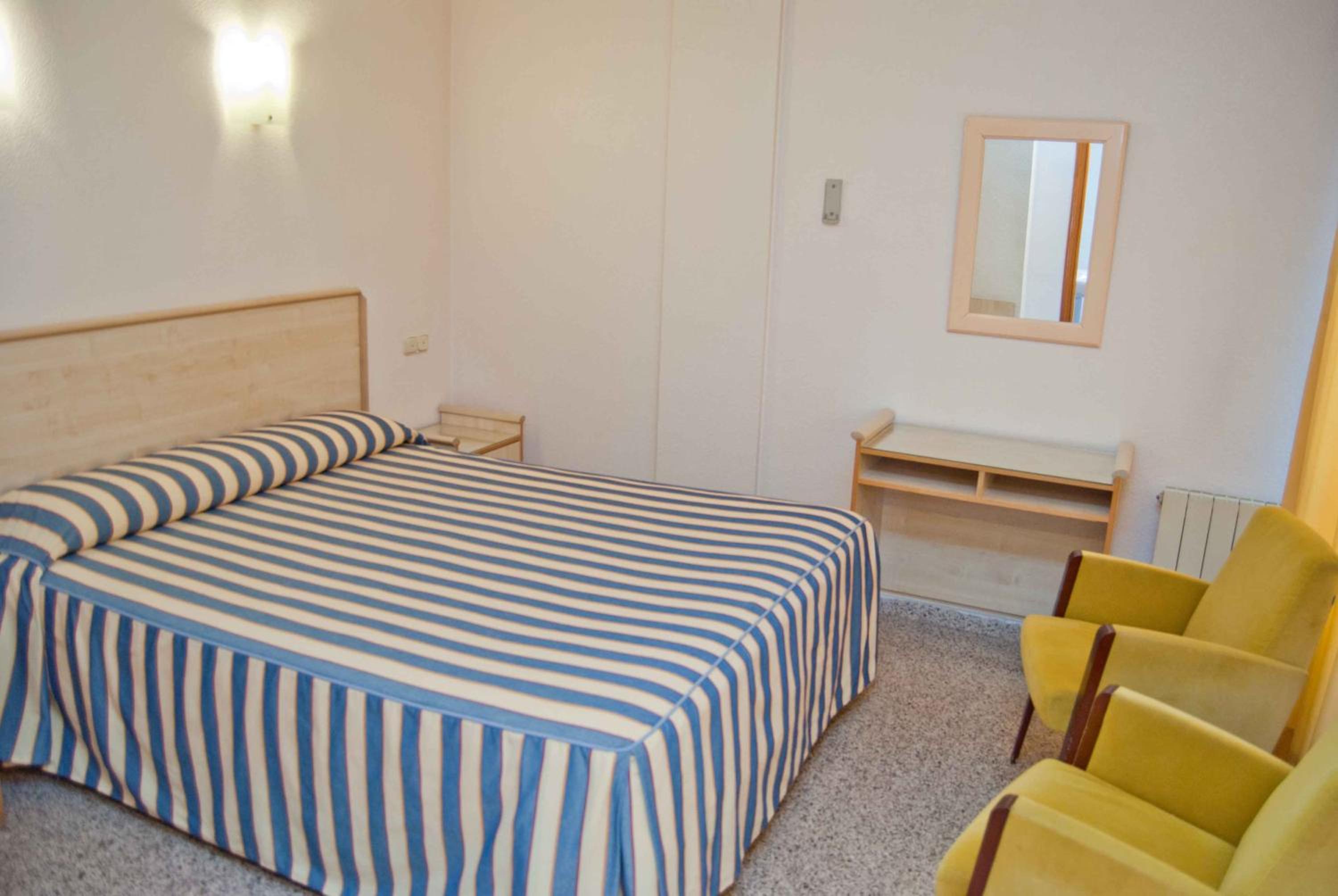 Twin Room with Balcony photo 2