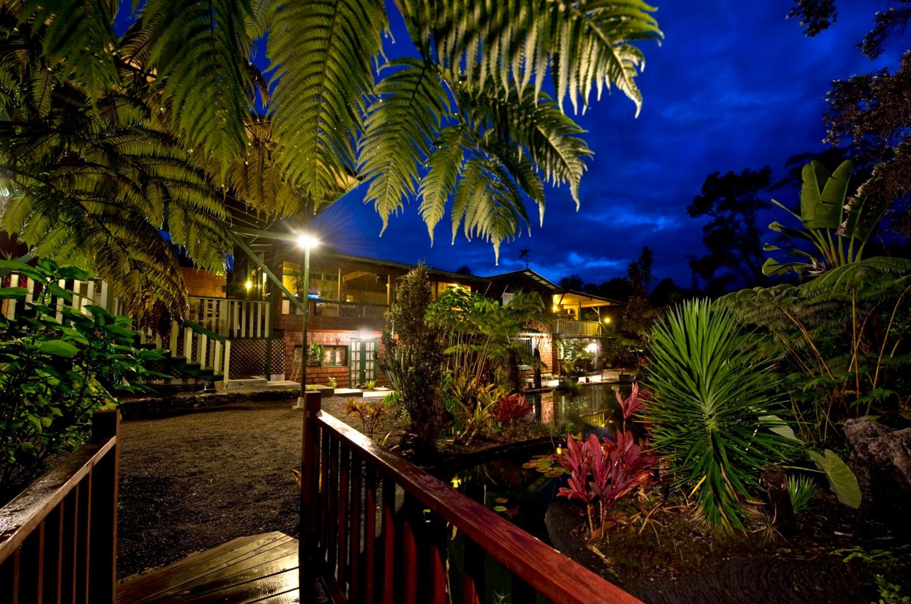 Standard Room, 1 Queen Bed (Chalet Kilauea Hotel) - Photo 59