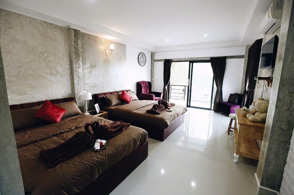 Quadruple Room with Mountain View - Photo 2