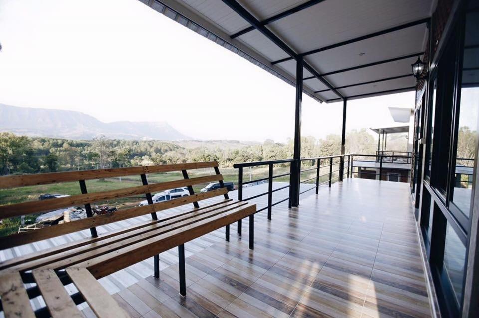 Family Room with Mountain View - Photo 10