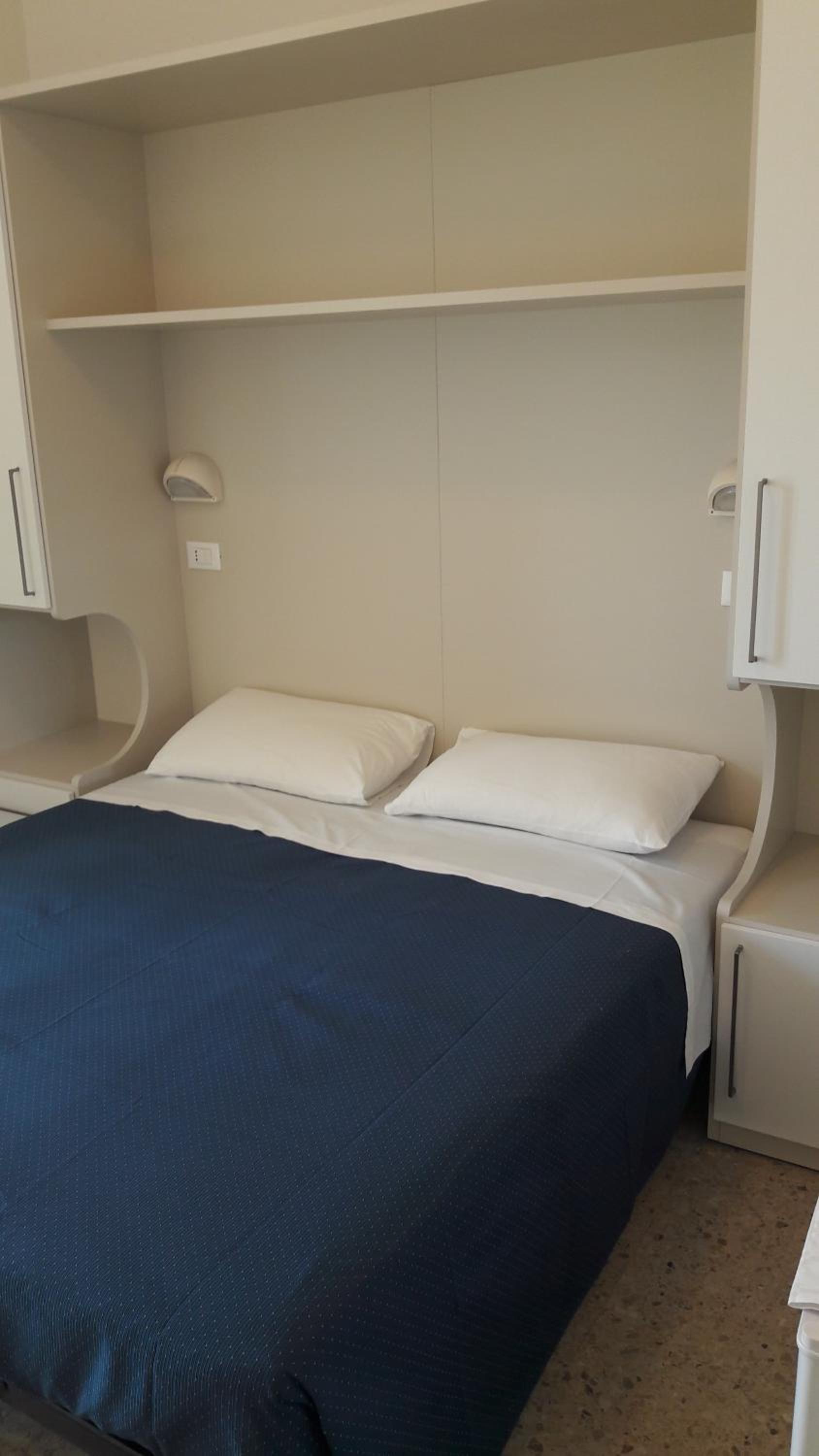 Standard Double or Twin Room - Photo 20