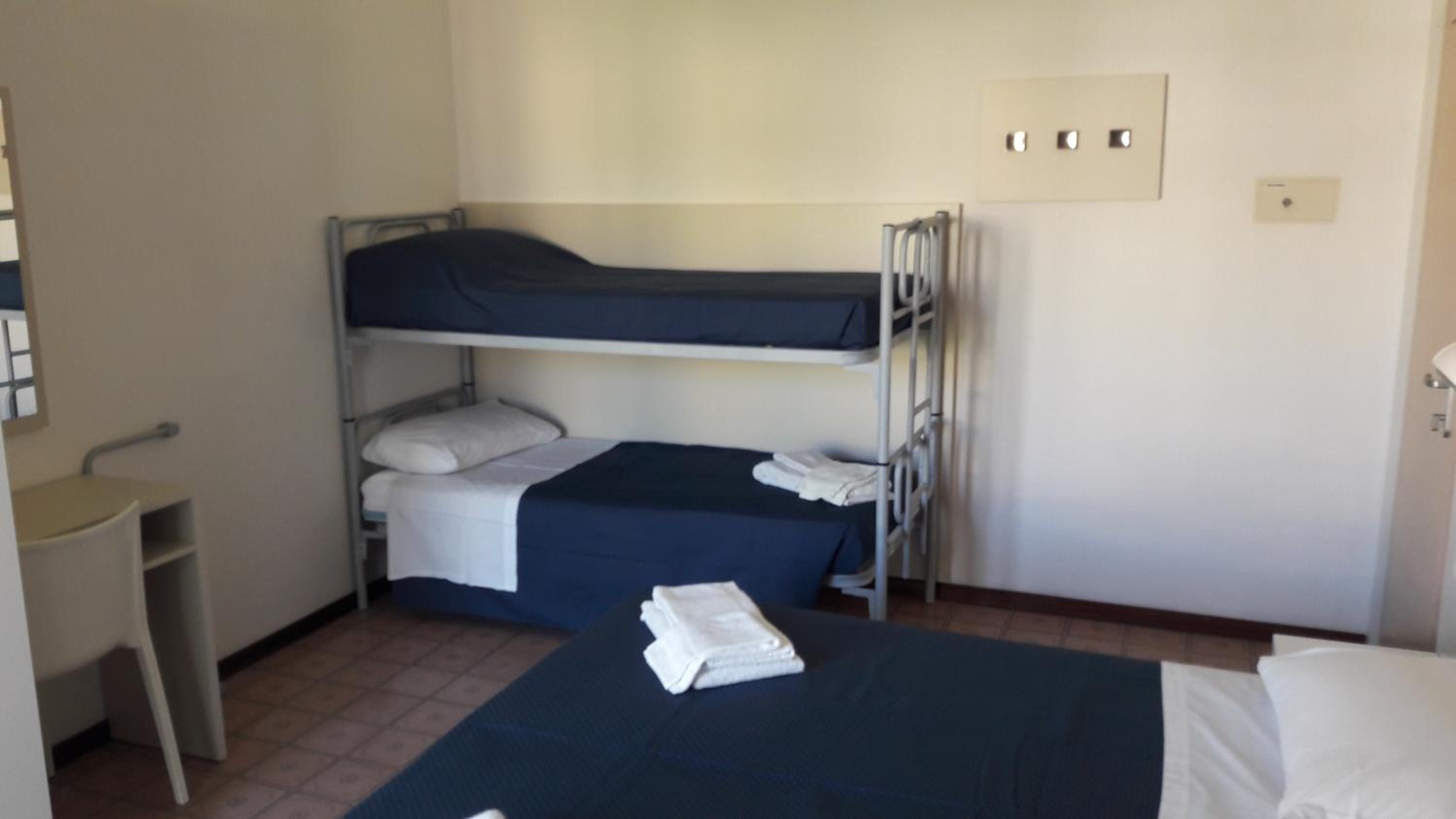 Standard Quadruple Room - Photo 2