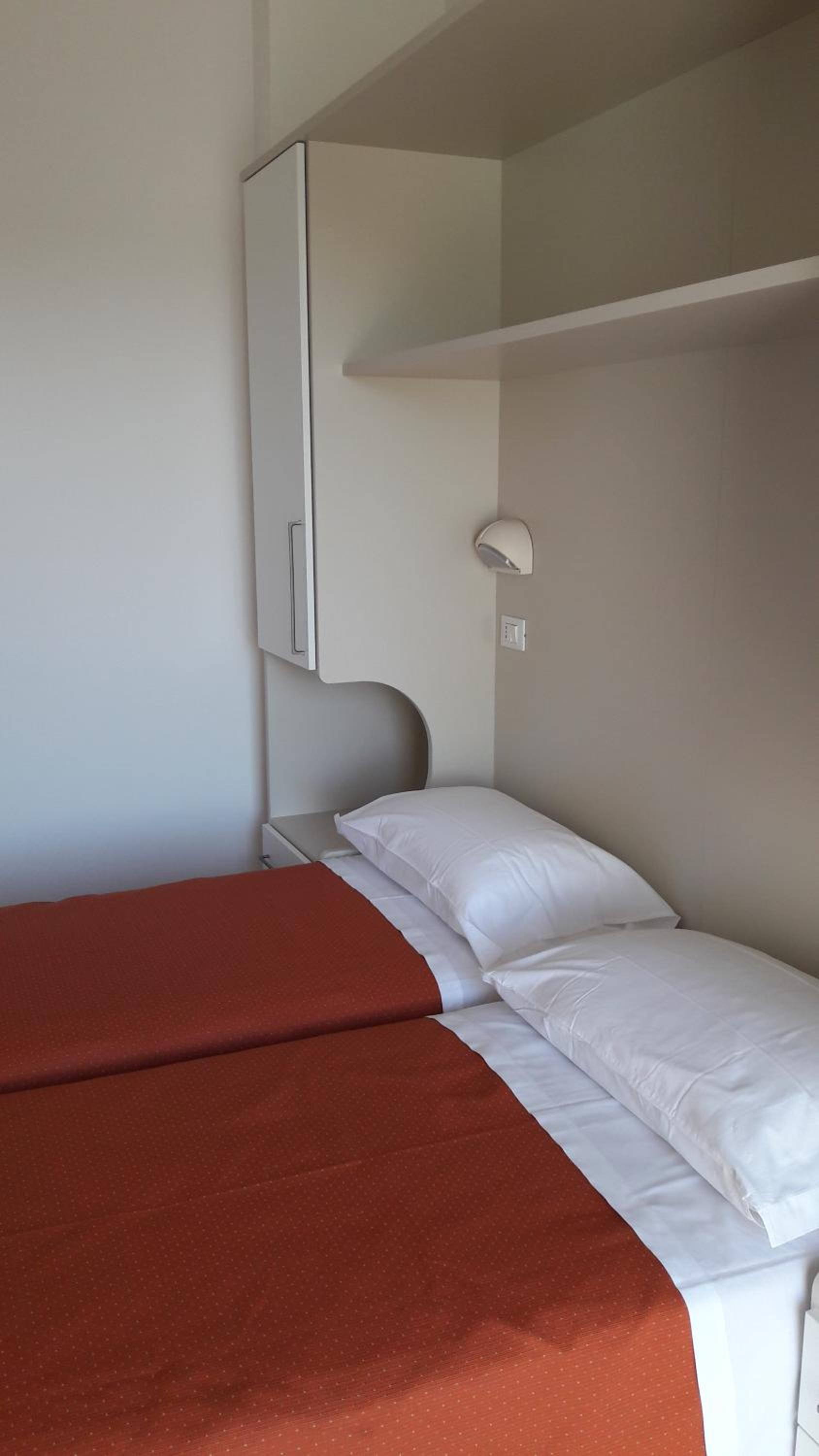 Standard Double or Twin Room - Photo 19
