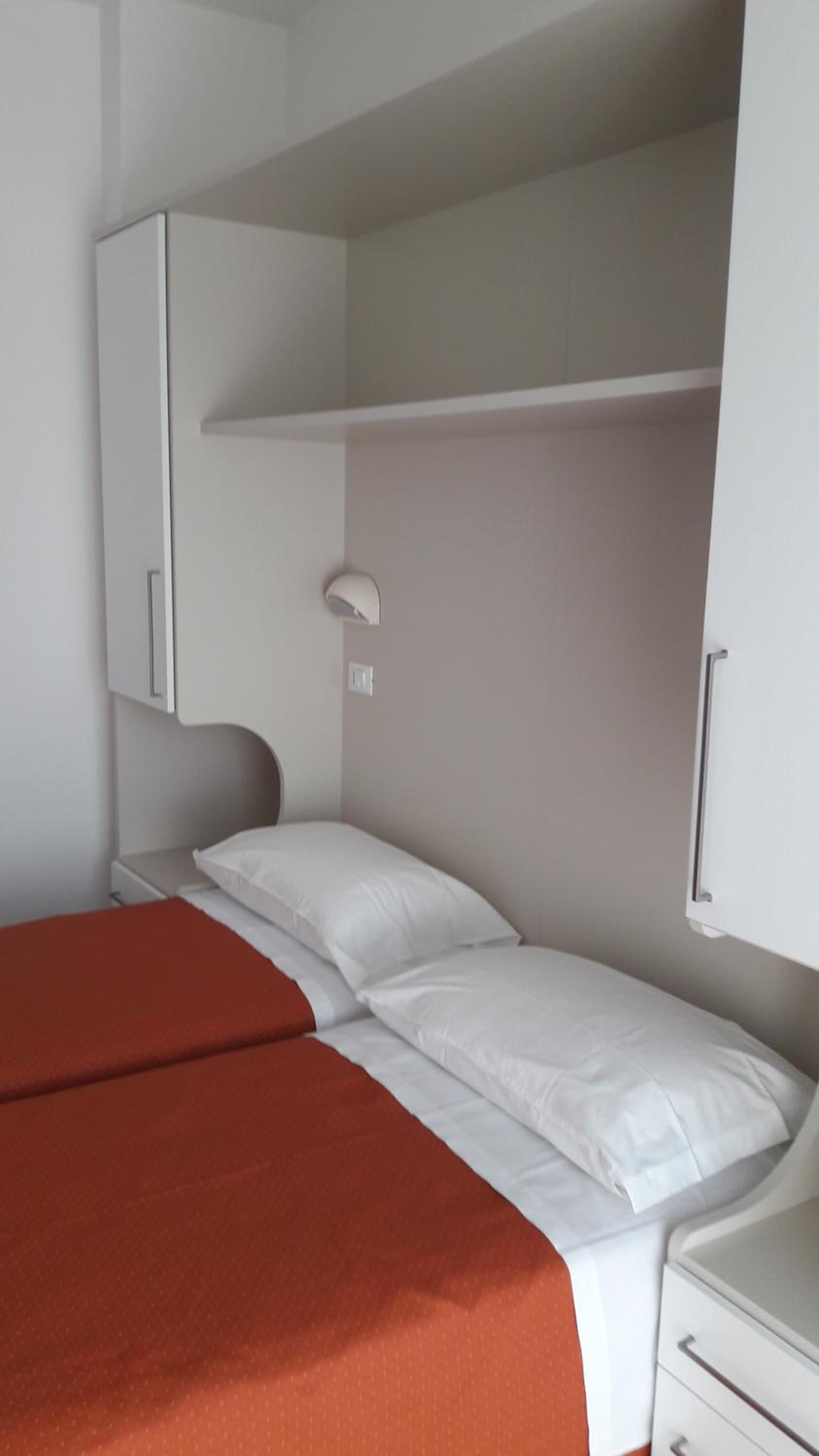 Standard Double or Twin Room - Photo 22