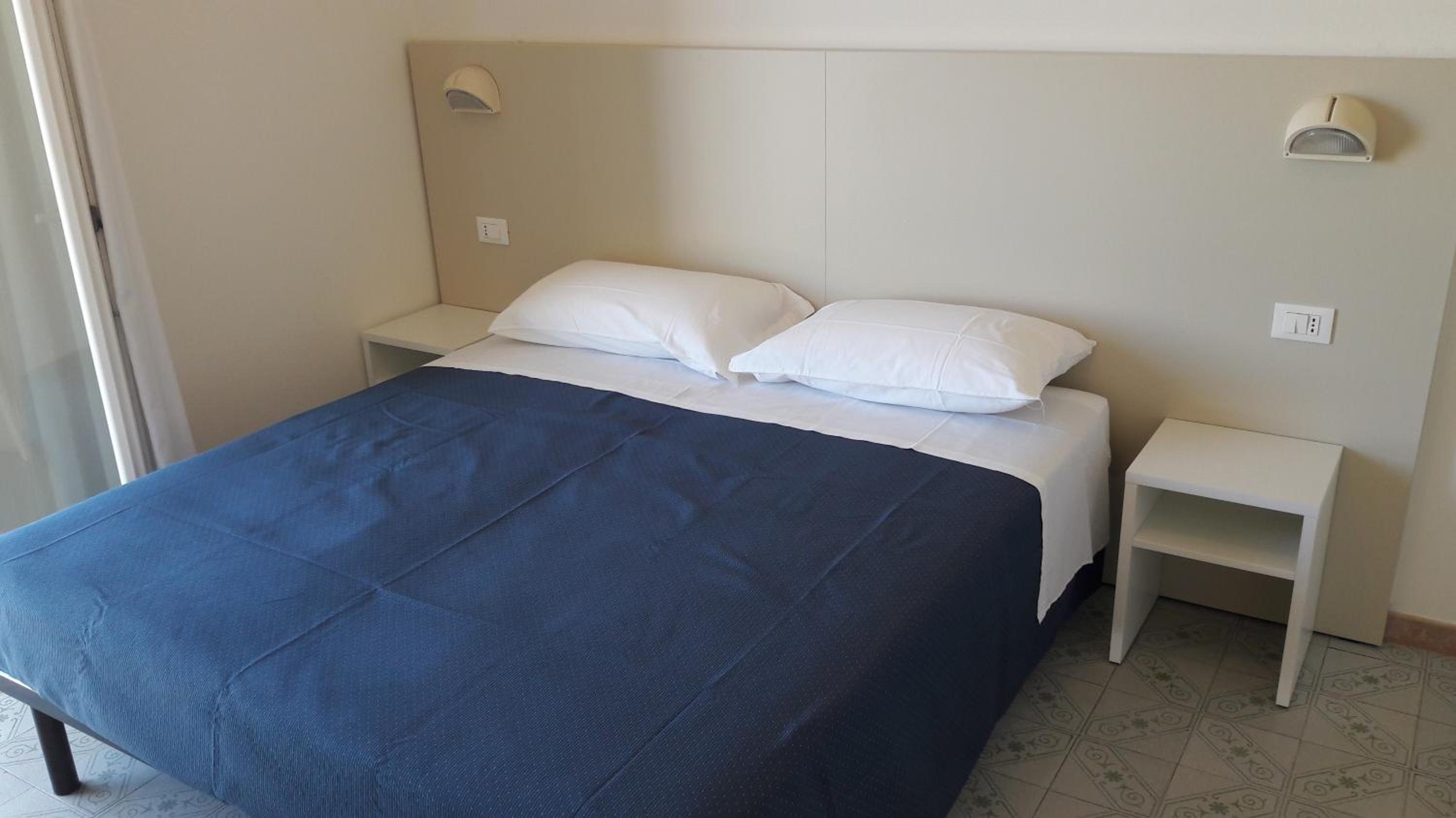 Standard Double or Twin Room - Photo 1