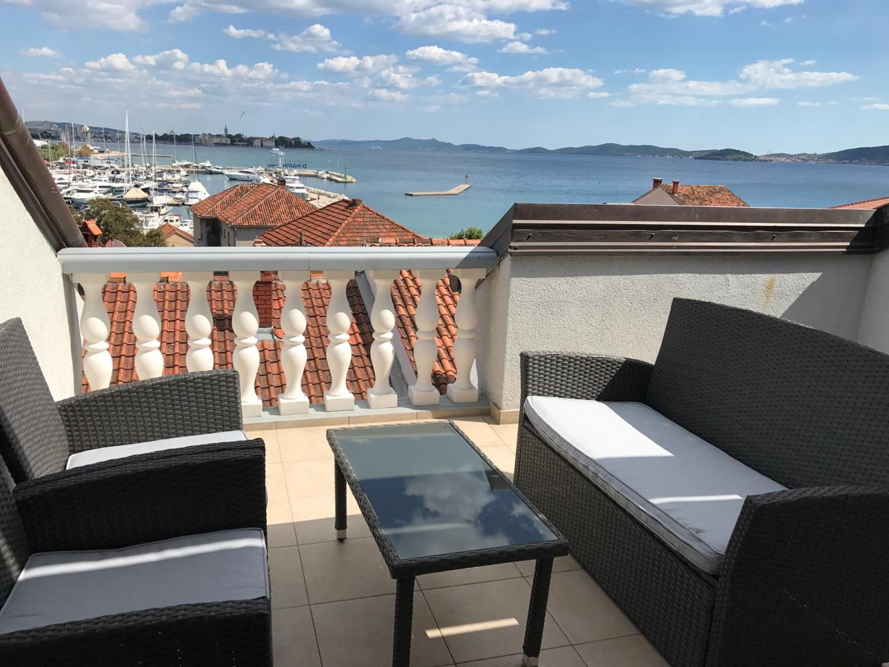 Comfort One-Bedroom Apartment with Balcony and Sea View - Photo 21
