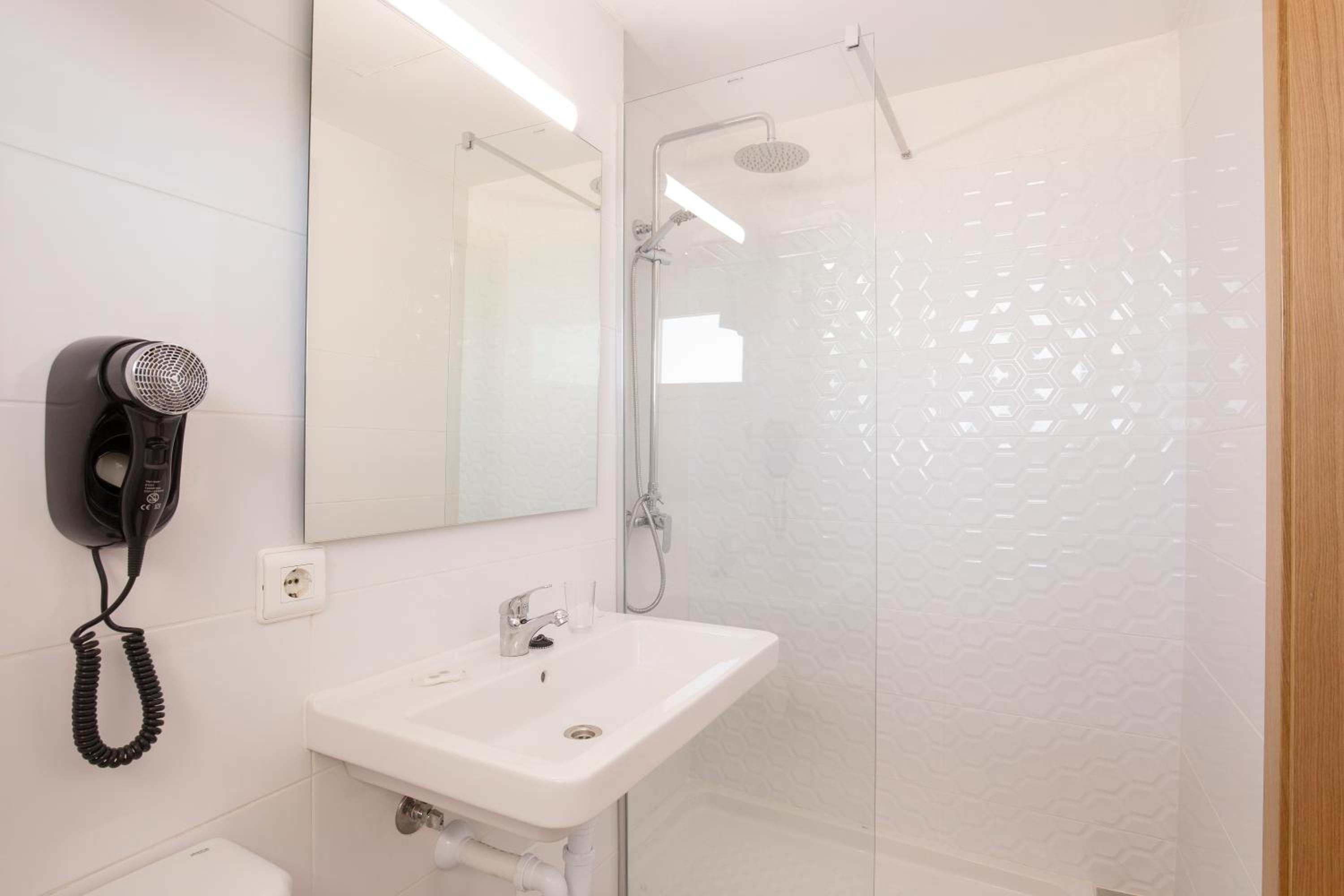 Single Room photo 3