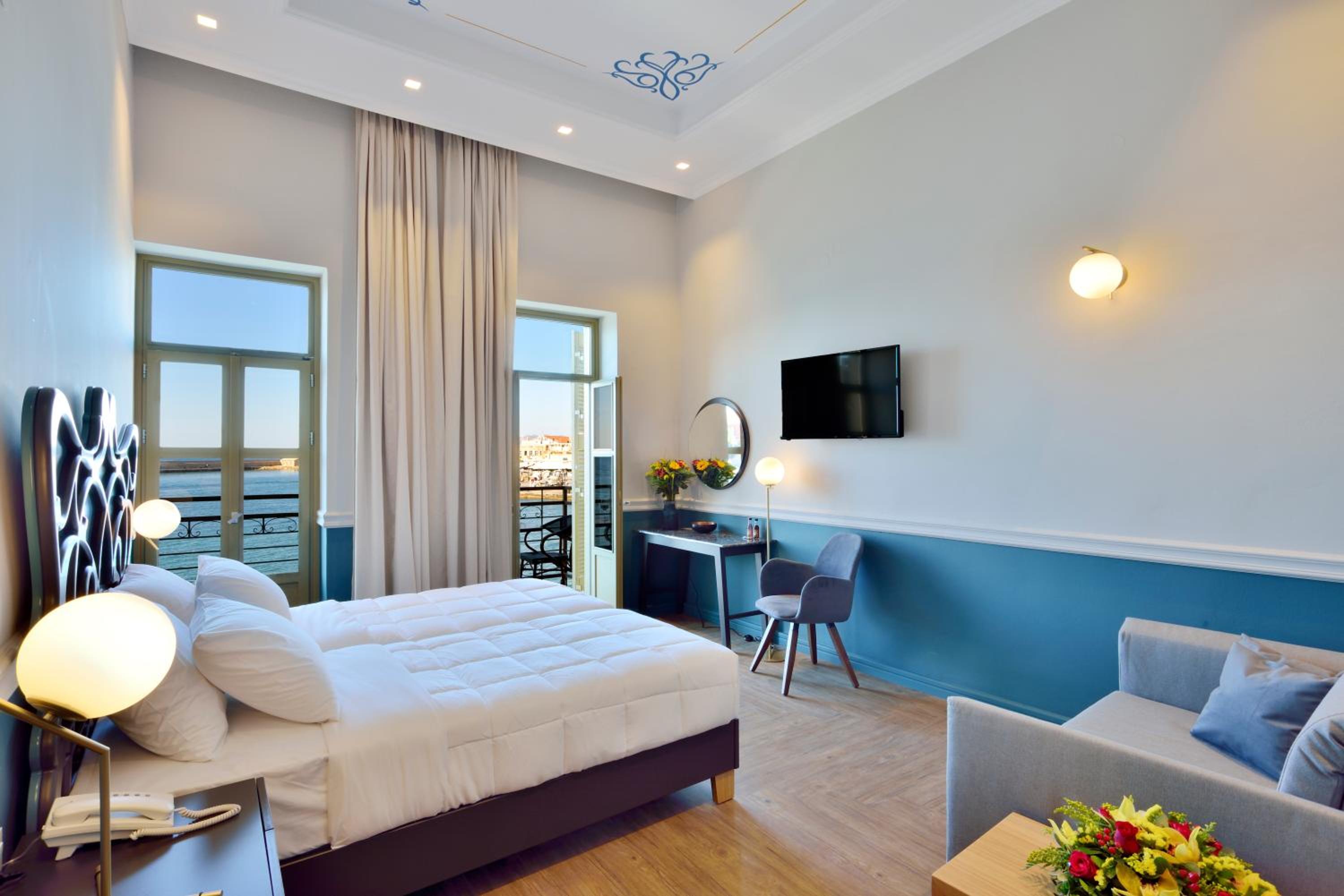 Deluxe room with sea view and balcony